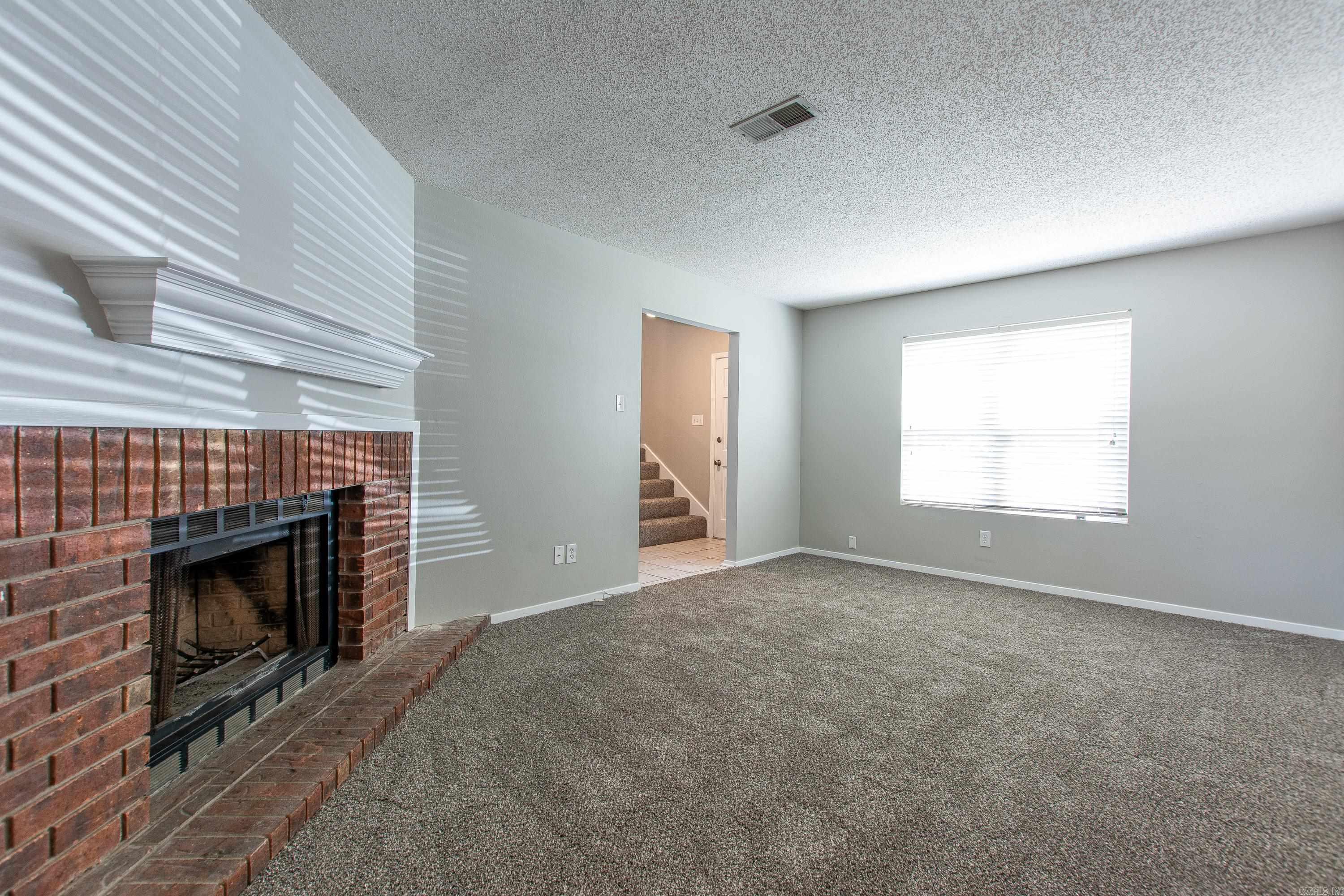 OAKCREST MANOR TWNHMS - Residential