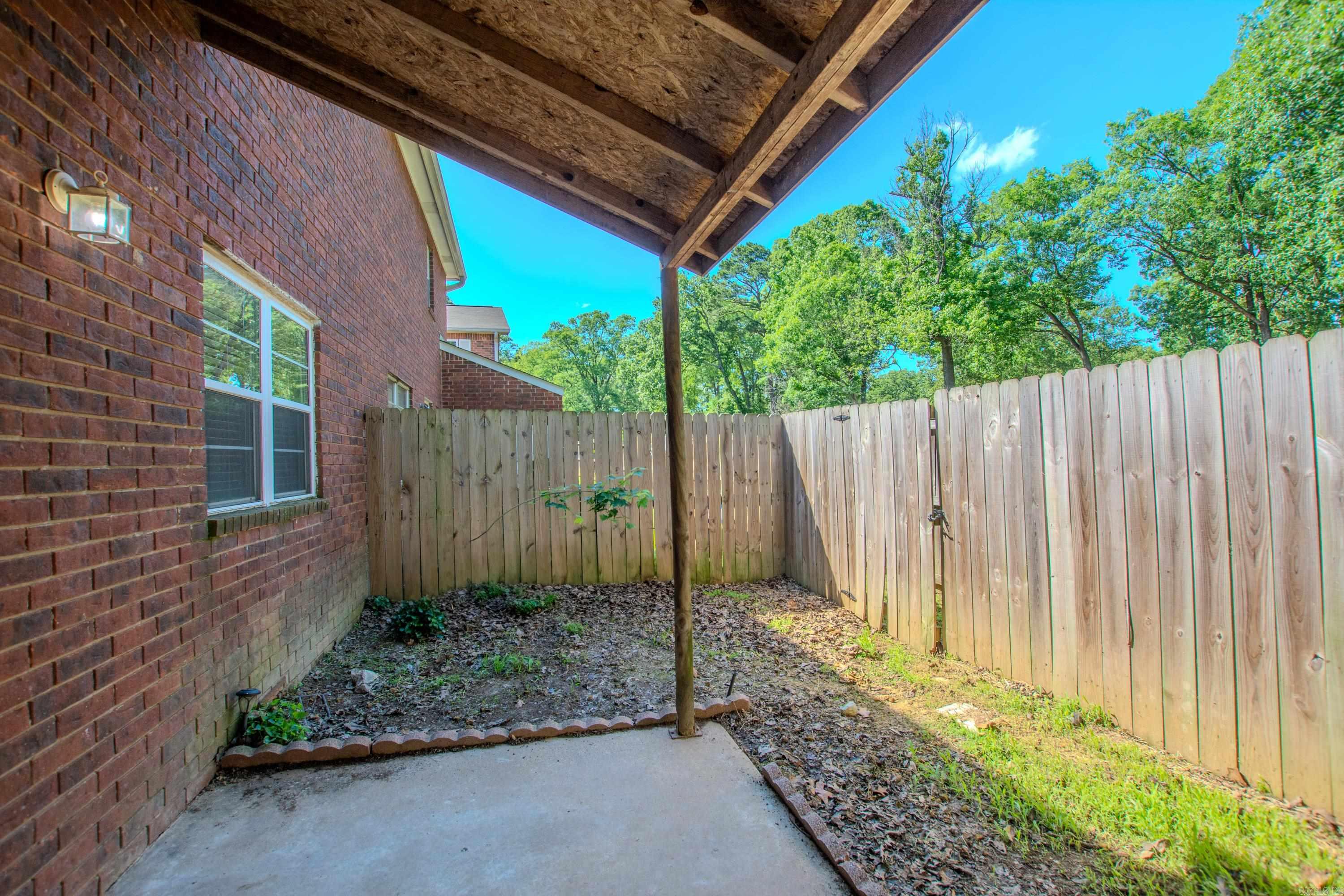 OAKCREST MANOR TWNHMS - Residential