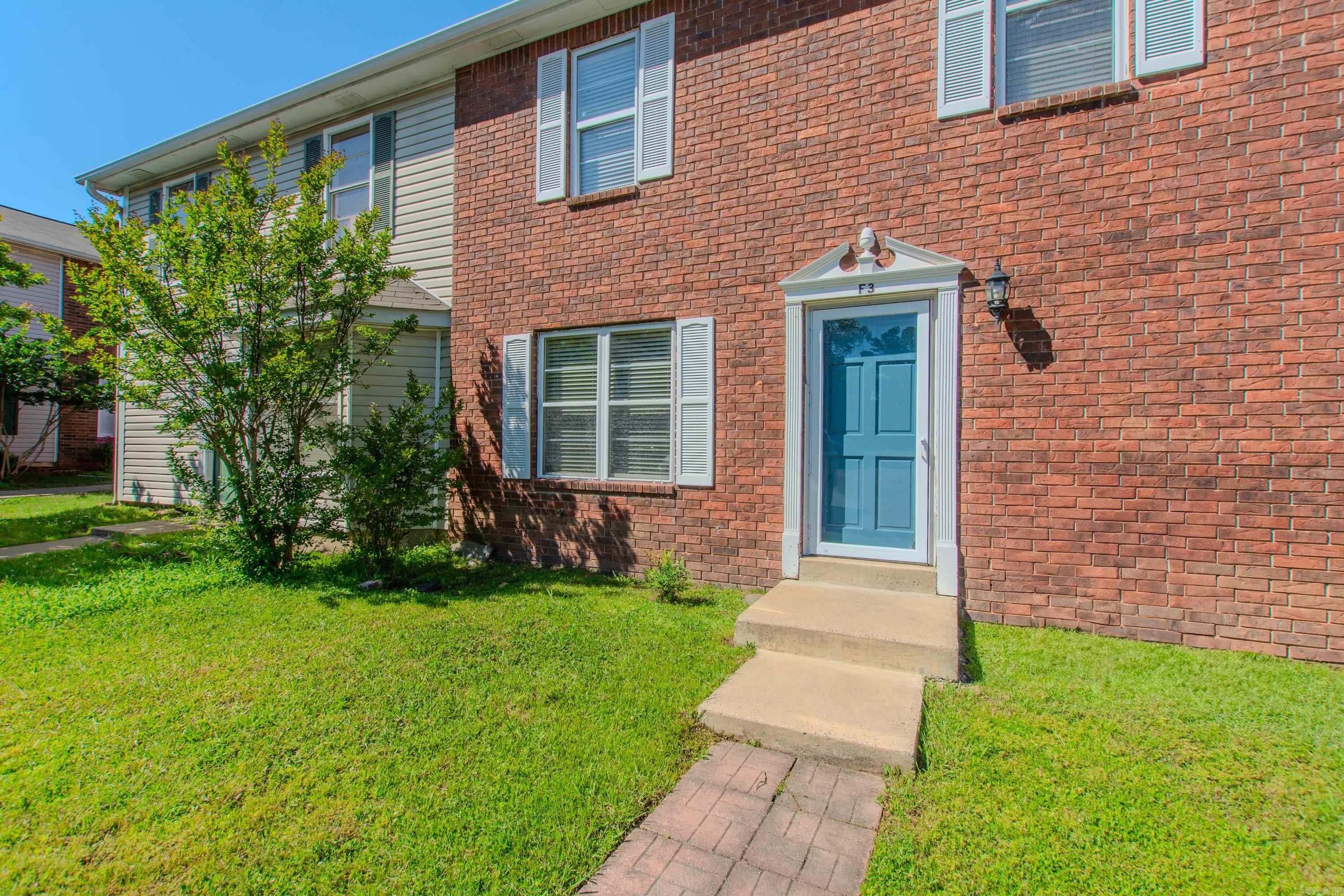 OAKCREST MANOR TWNHMS - Residential