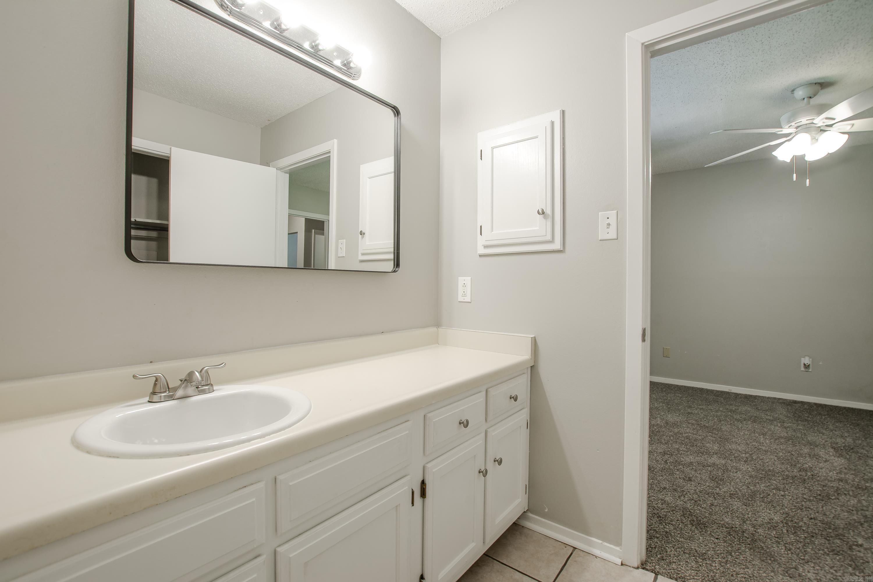 OAKCREST MANOR TWNHMS - Residential