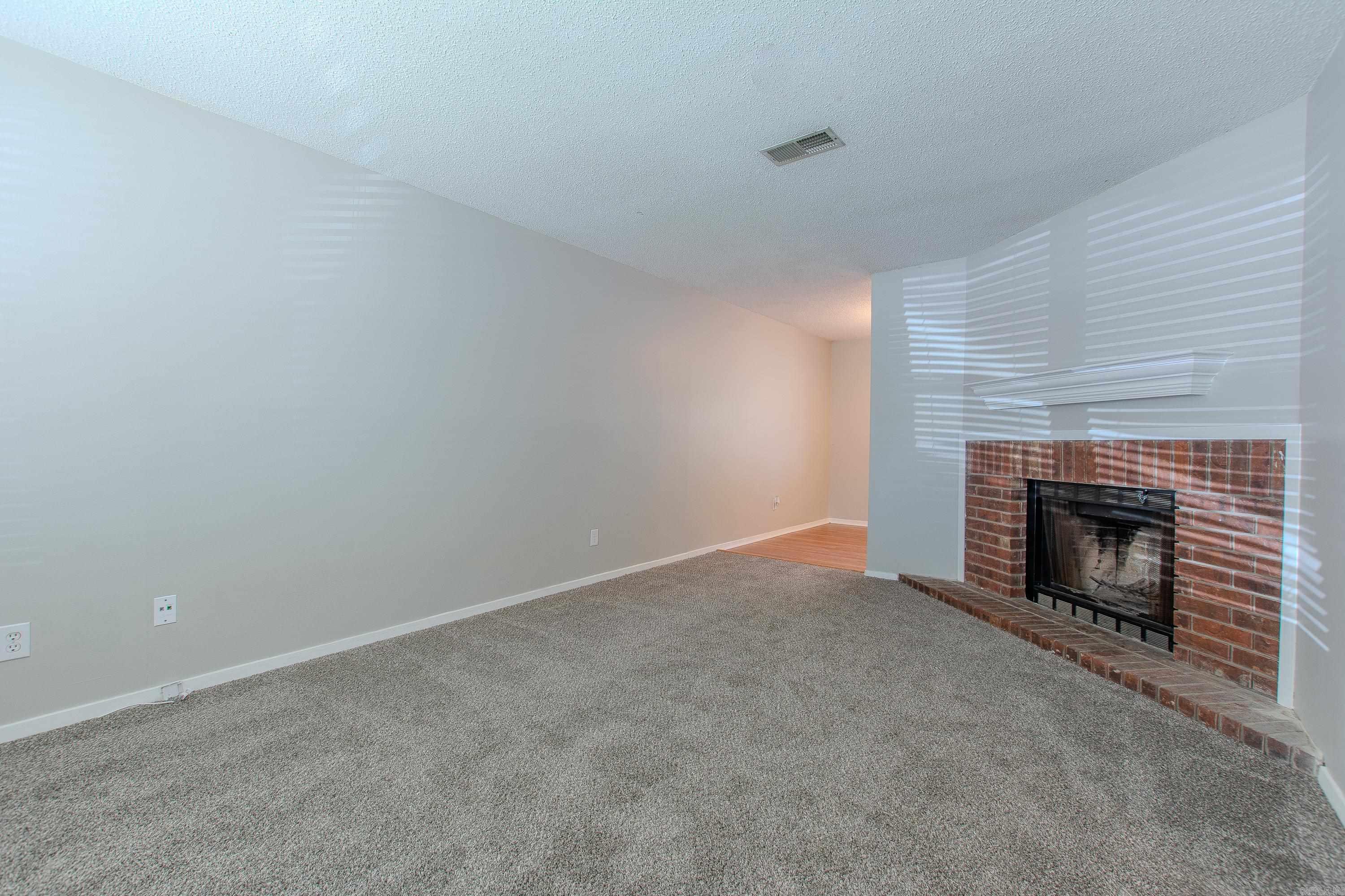 OAKCREST MANOR TWNHMS - Residential