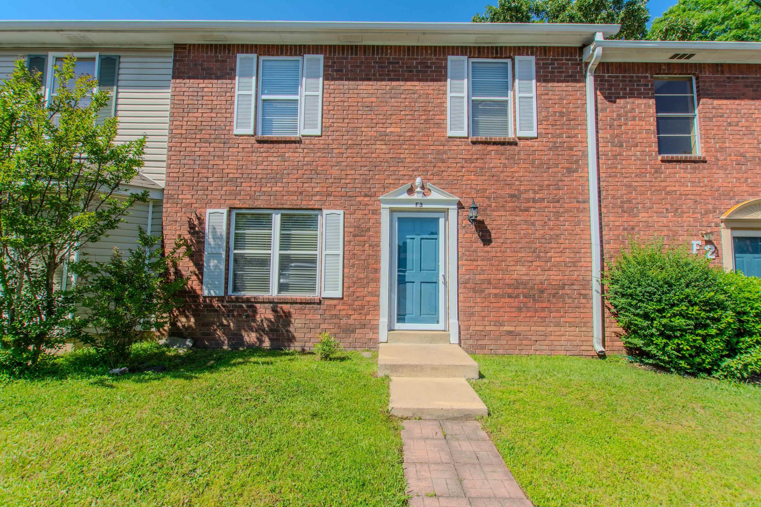 OAKCREST MANOR TWNHMS - Residential