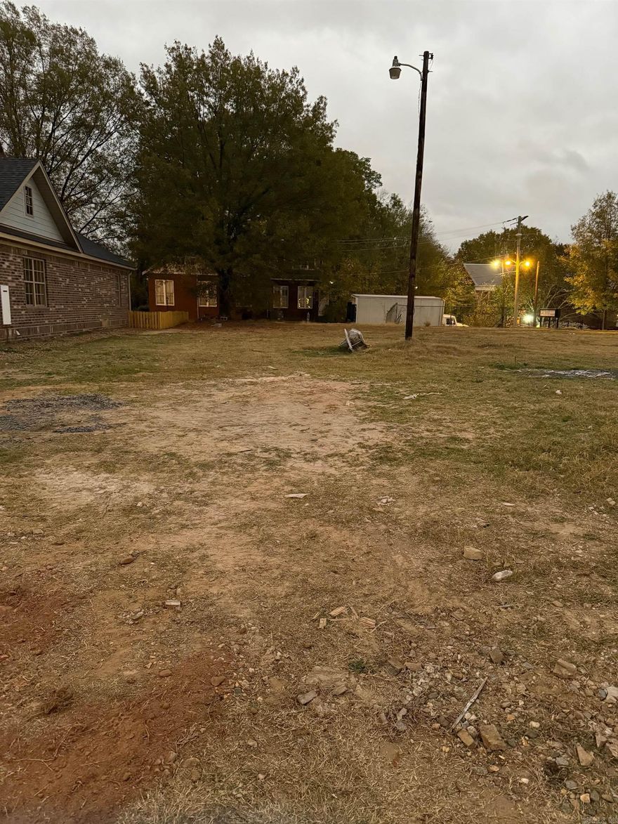 Great flat lot in Quapaw with new homes all around.