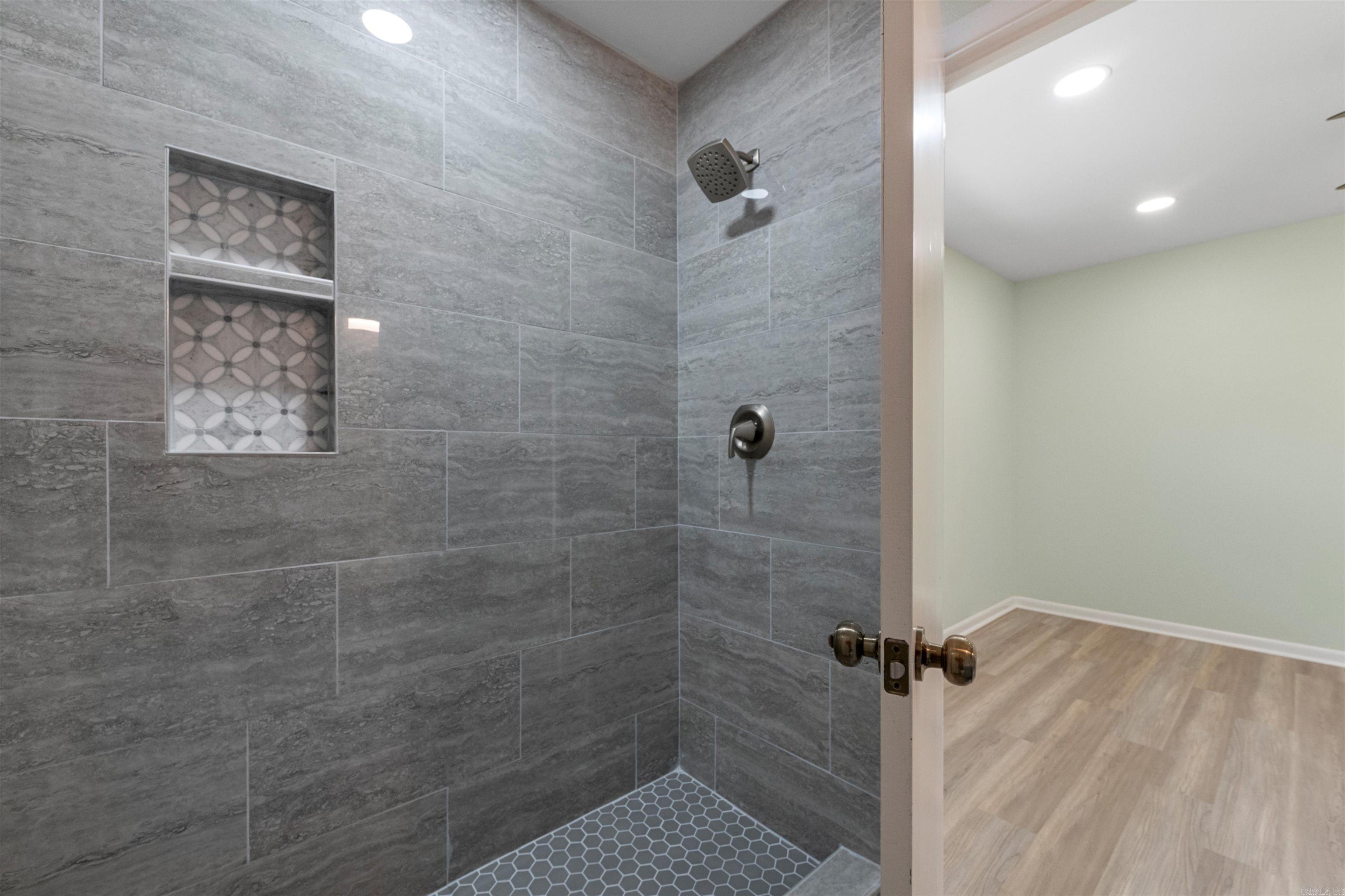 JAXON TERRACE - Residential