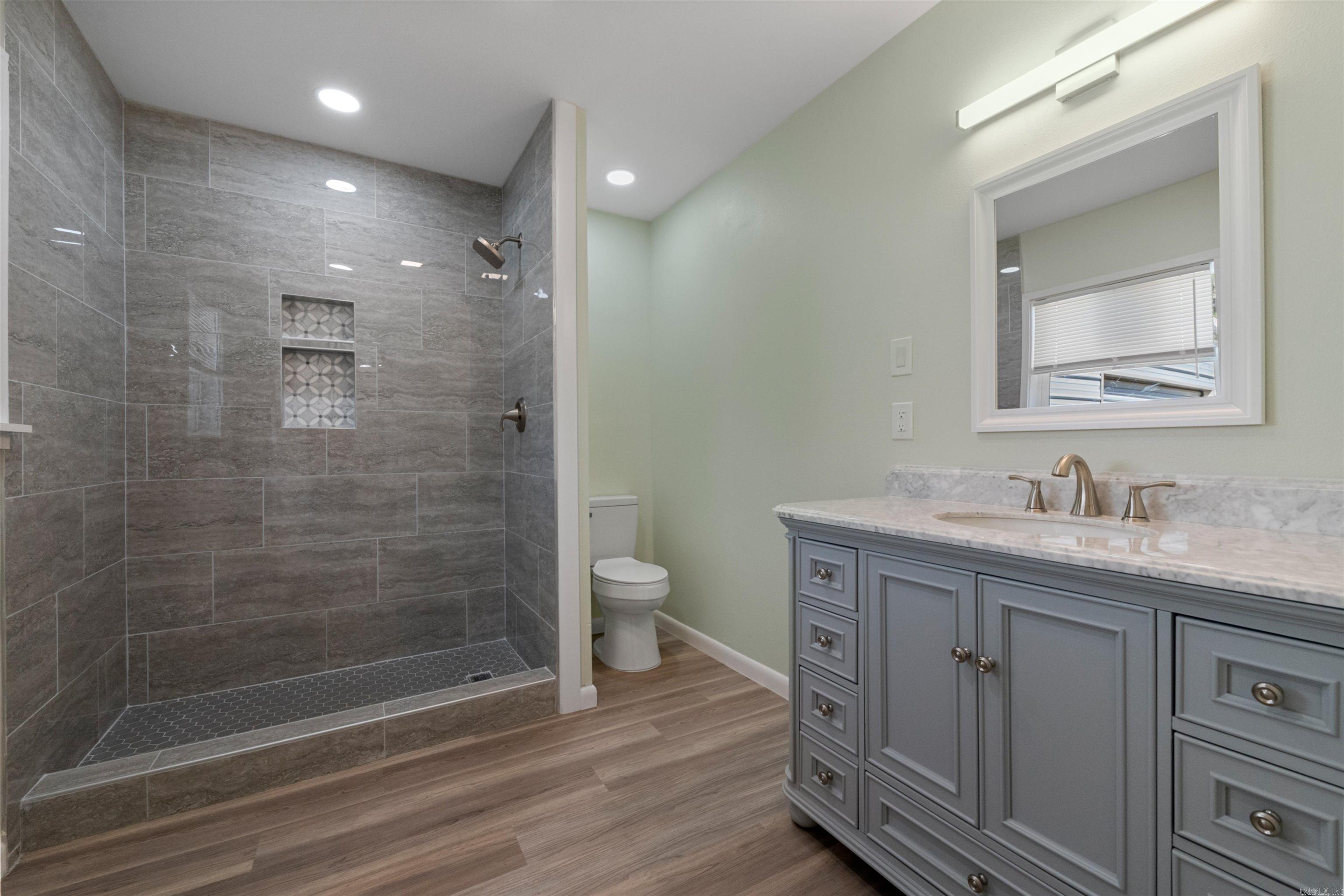 JAXON TERRACE - Residential