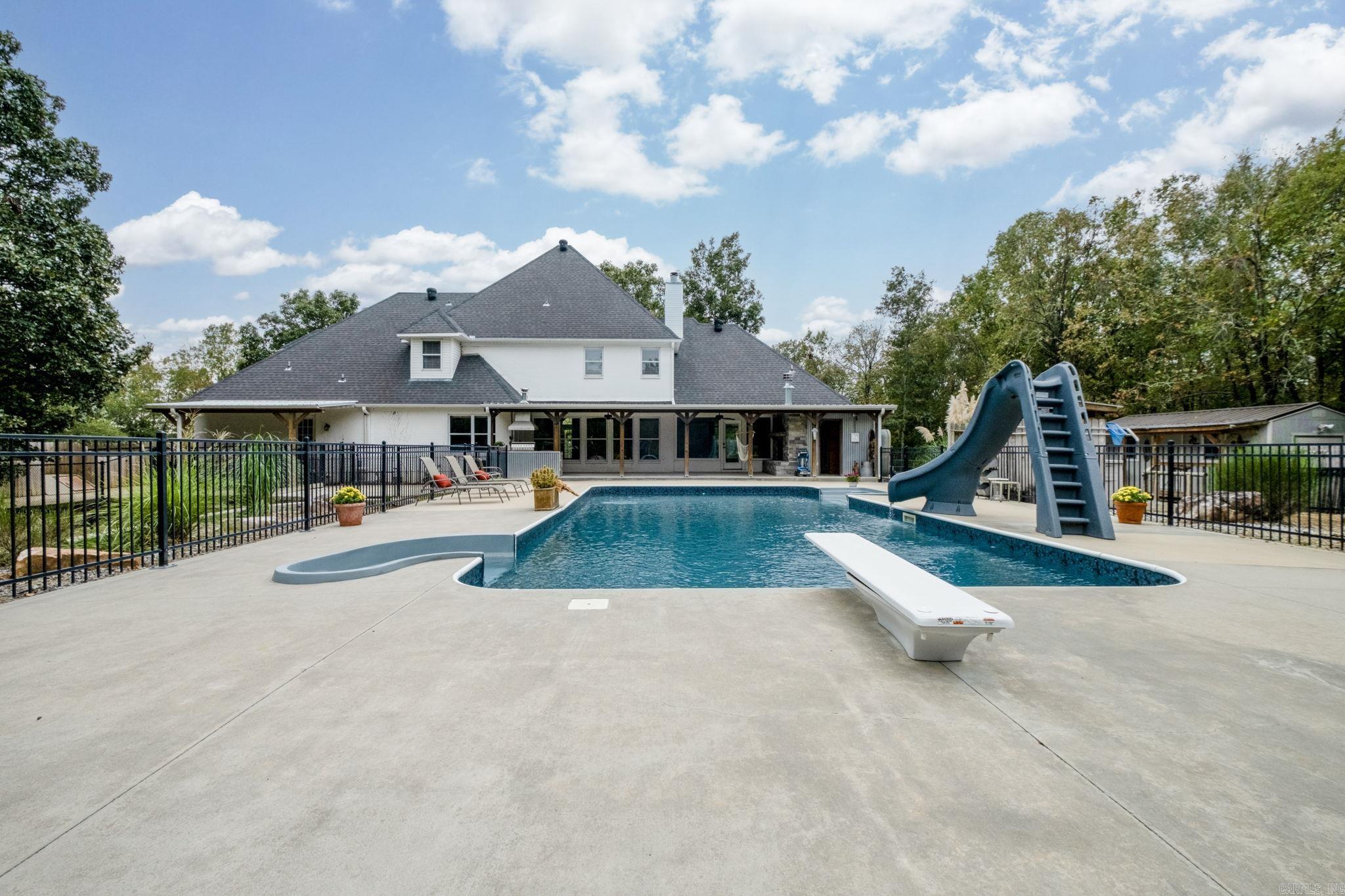 NORTH HILLS ESTATES - Residential