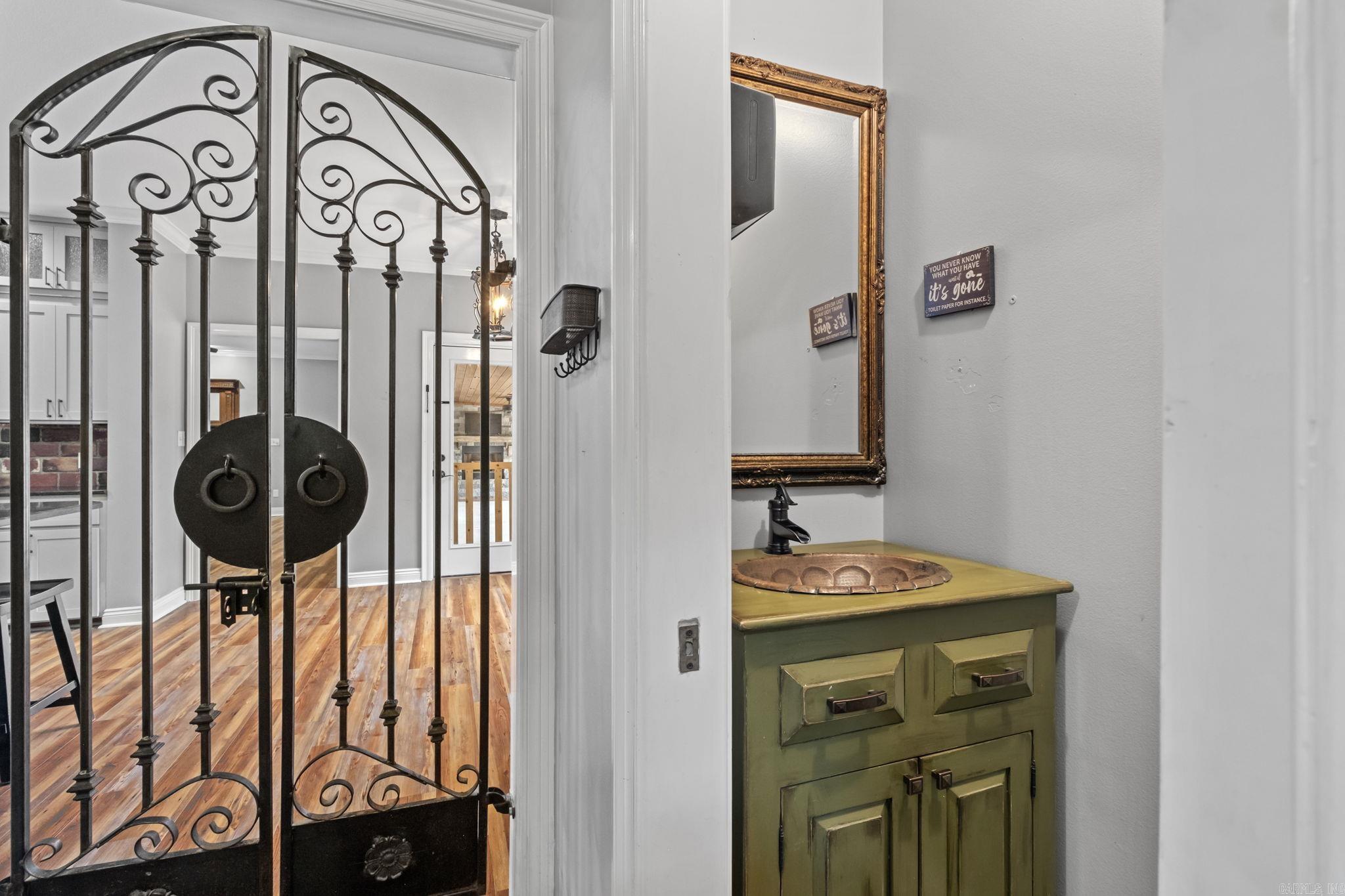 NORTH HILLS ESTATES - Residential