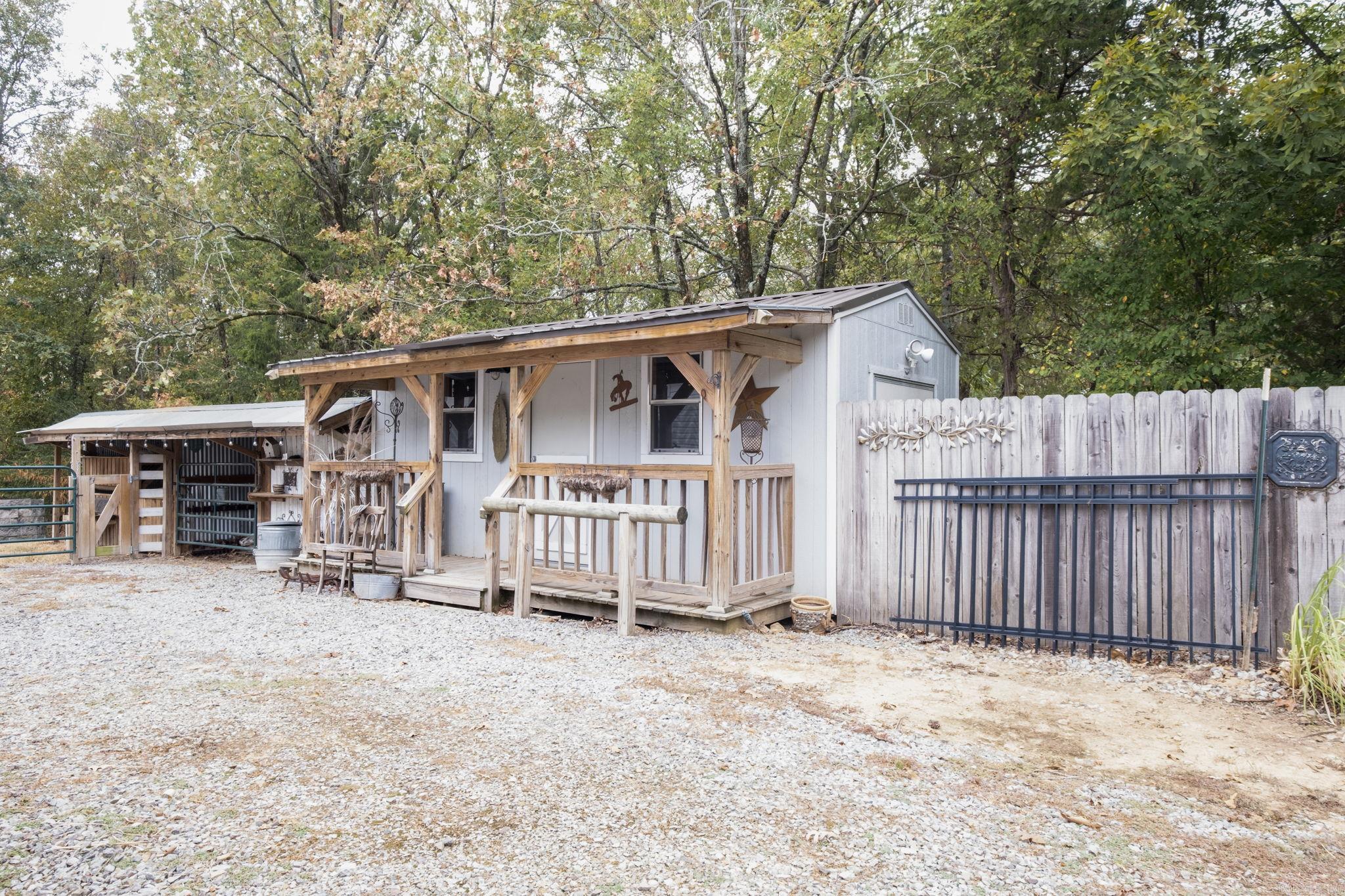 NORTH HILLS ESTATES - Residential