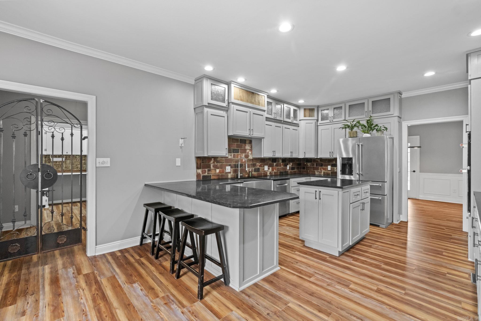 NORTH HILLS ESTATES - Residential