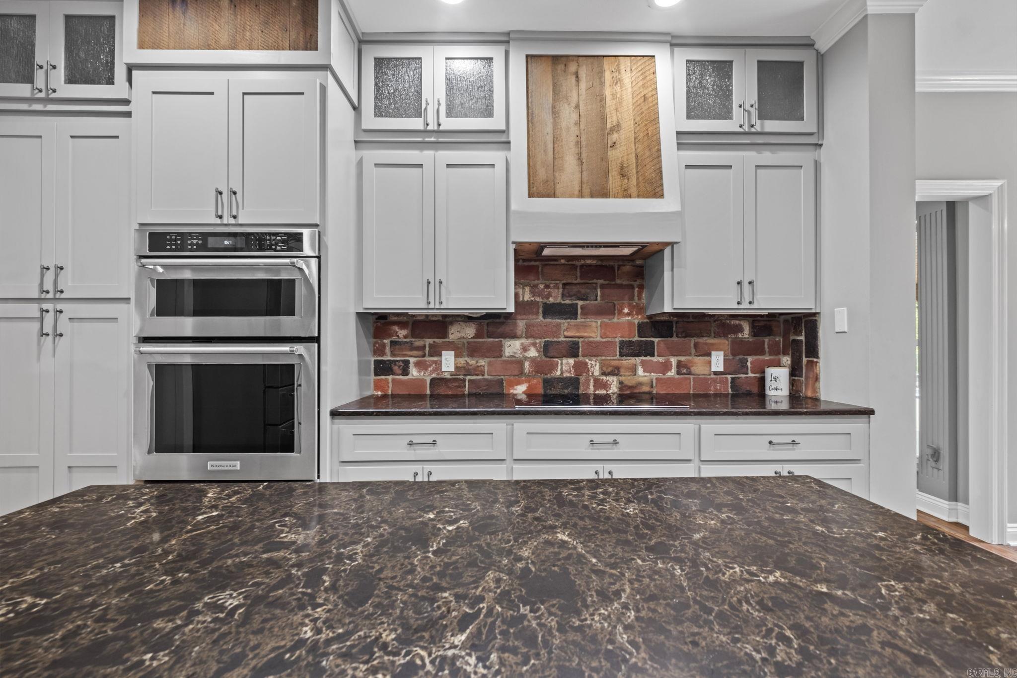 NORTH HILLS ESTATES - Residential