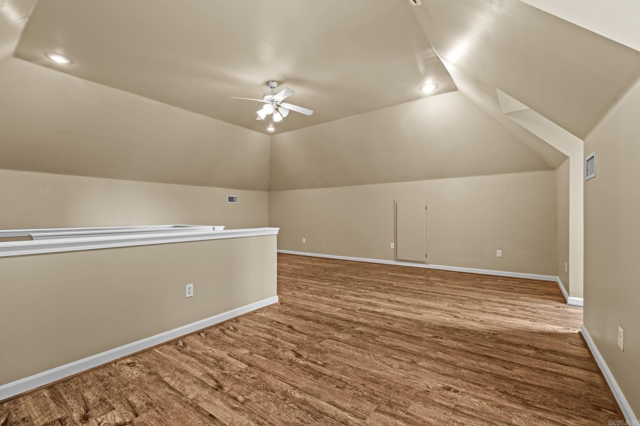 NORTH HILLS ESTATES - Residential