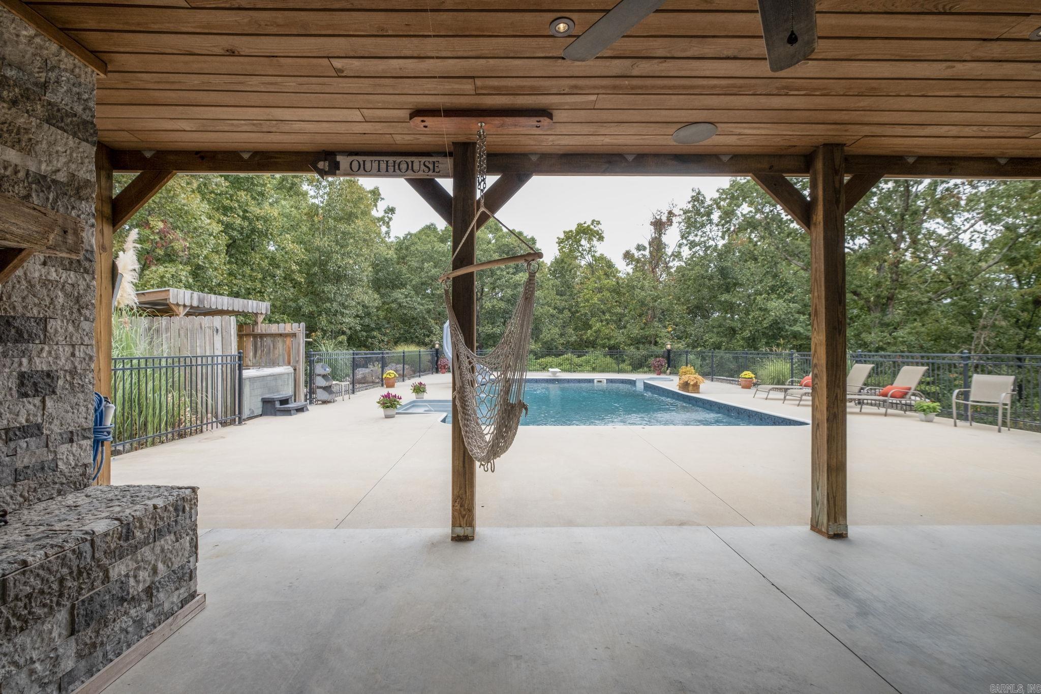 NORTH HILLS ESTATES - Residential