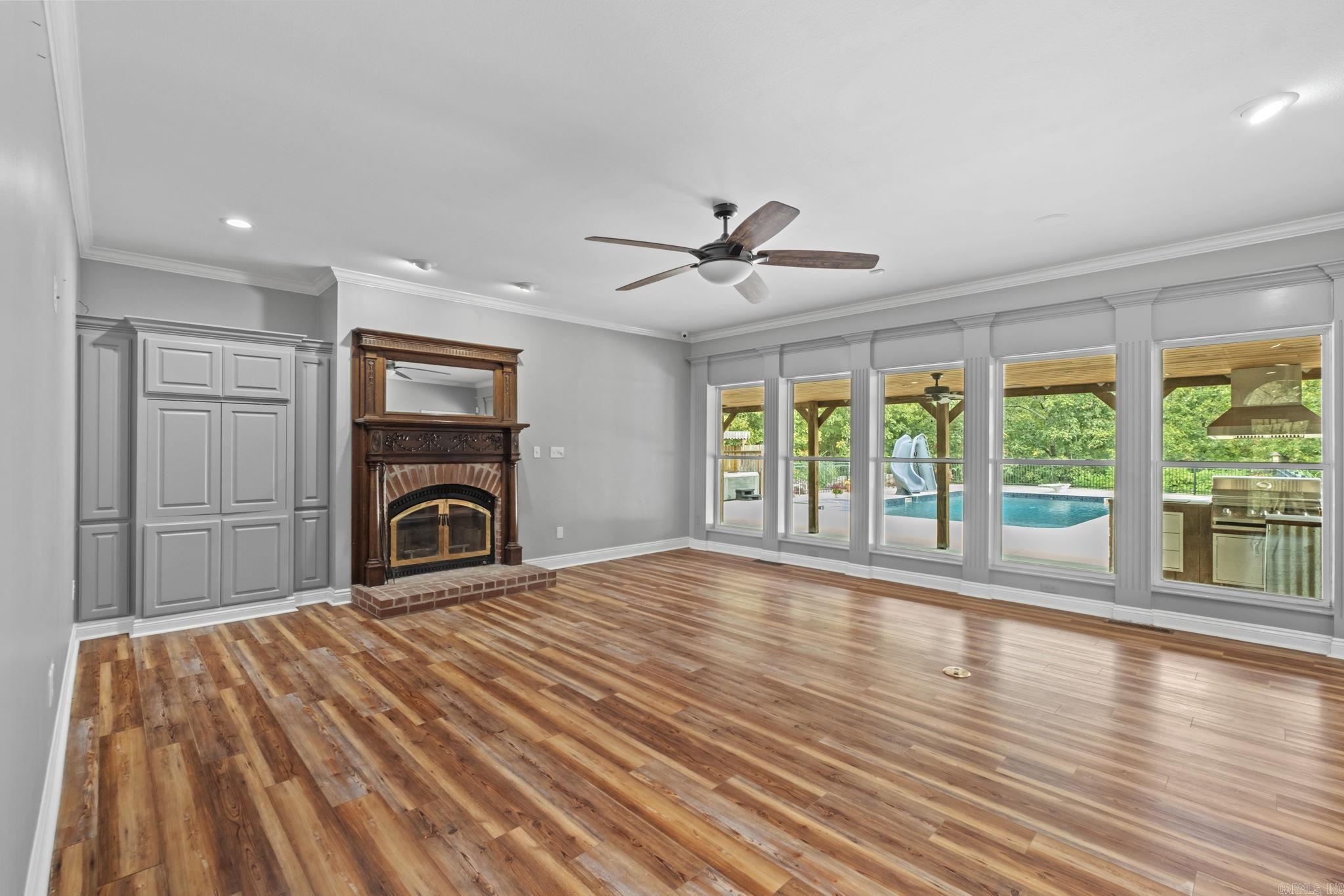 NORTH HILLS ESTATES - Residential