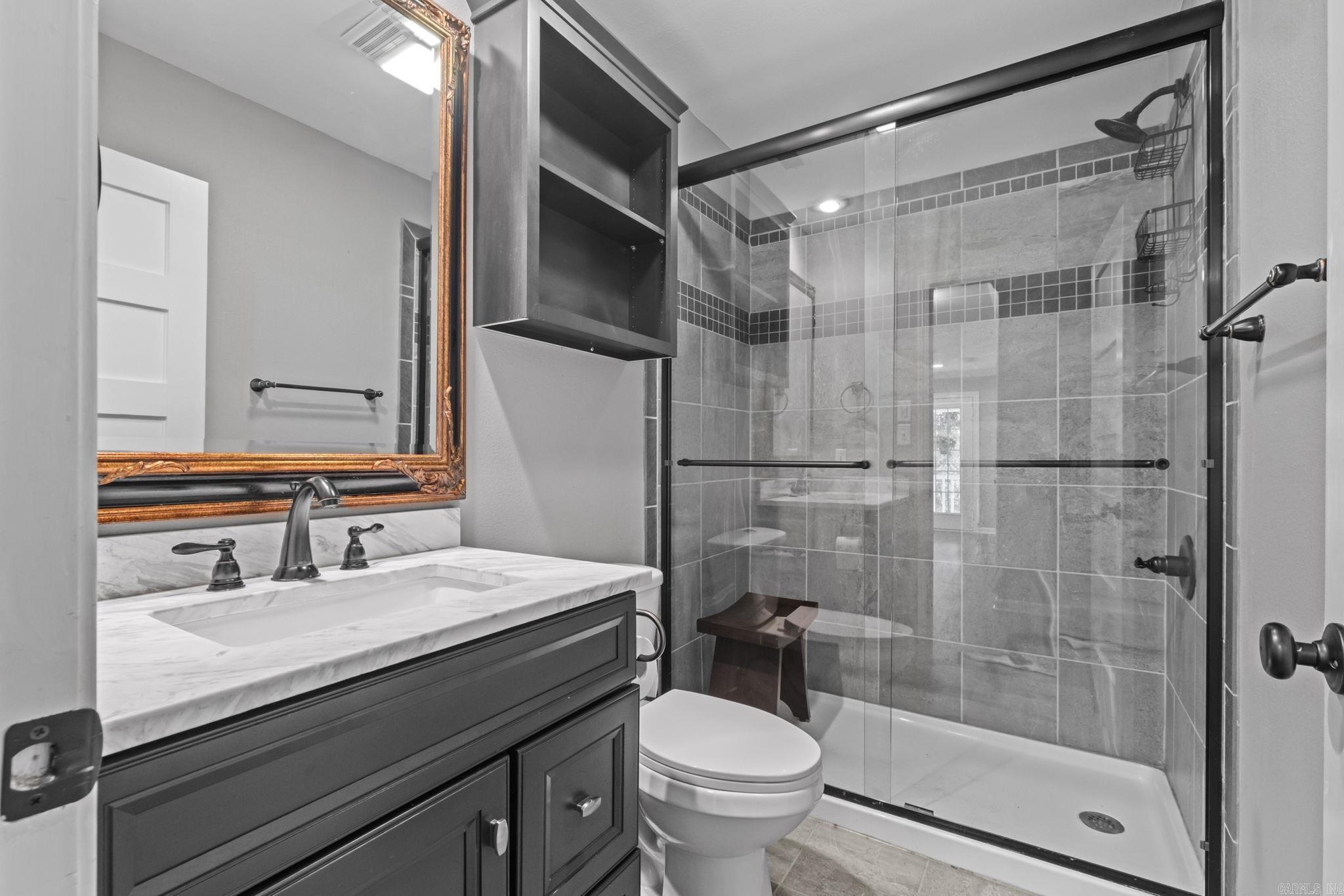 NORTH HILLS ESTATES - Residential