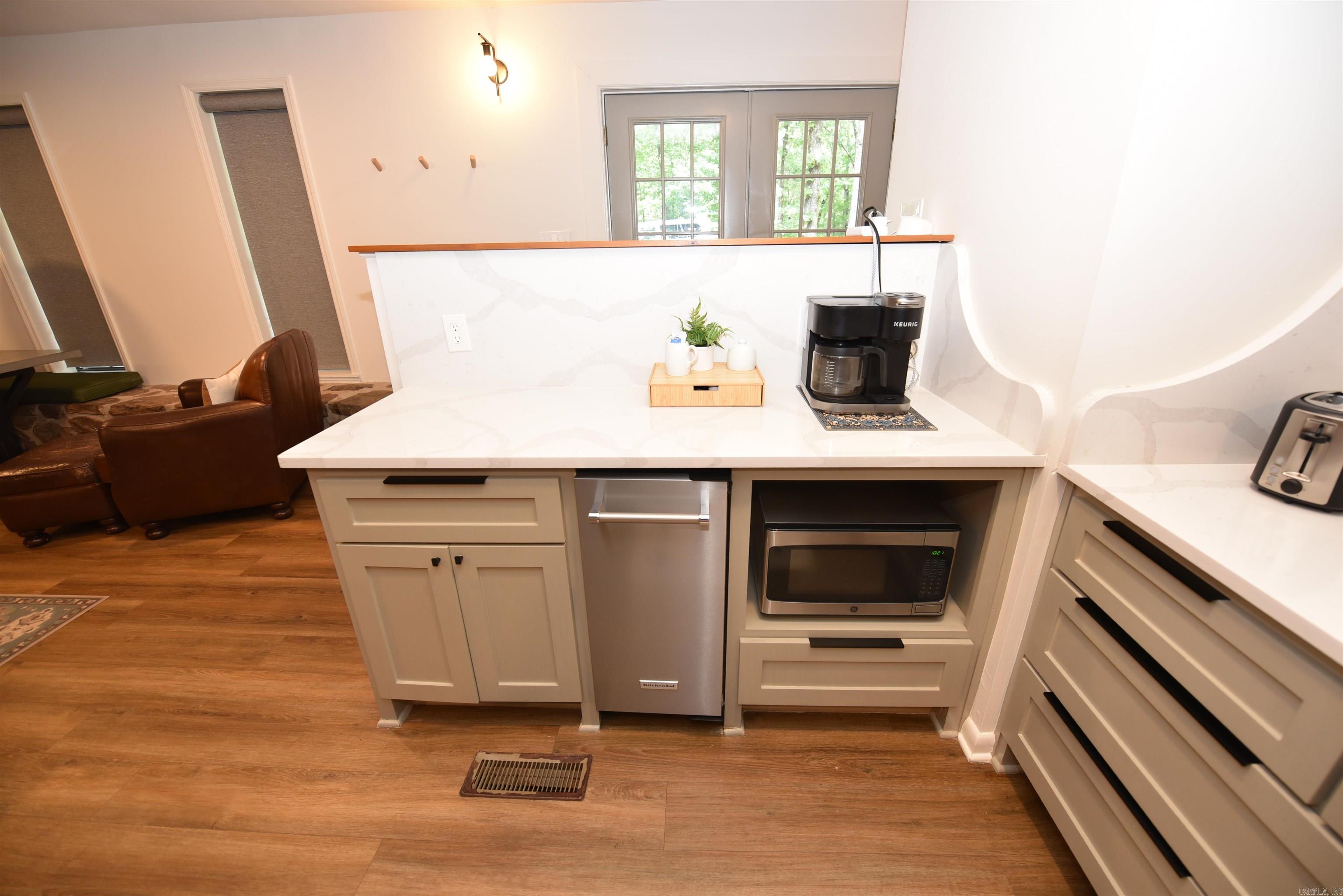 HAMILTON HILLS - Residential