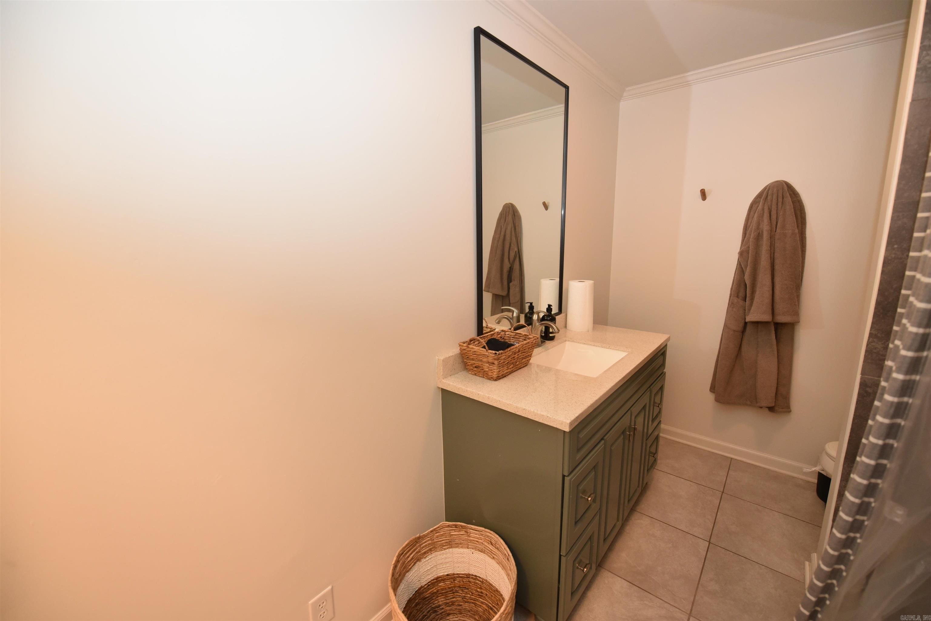 HAMILTON HILLS - Residential
