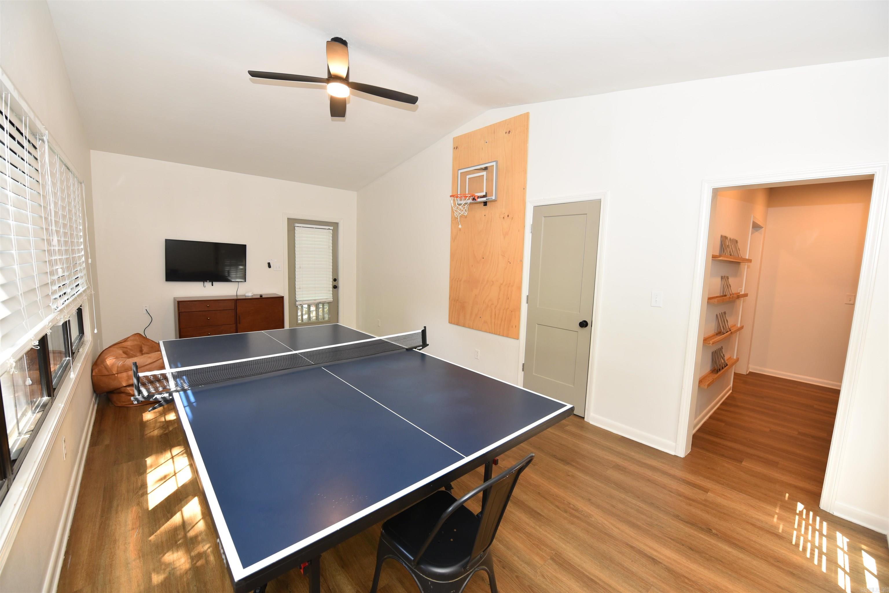 HAMILTON HILLS - Residential