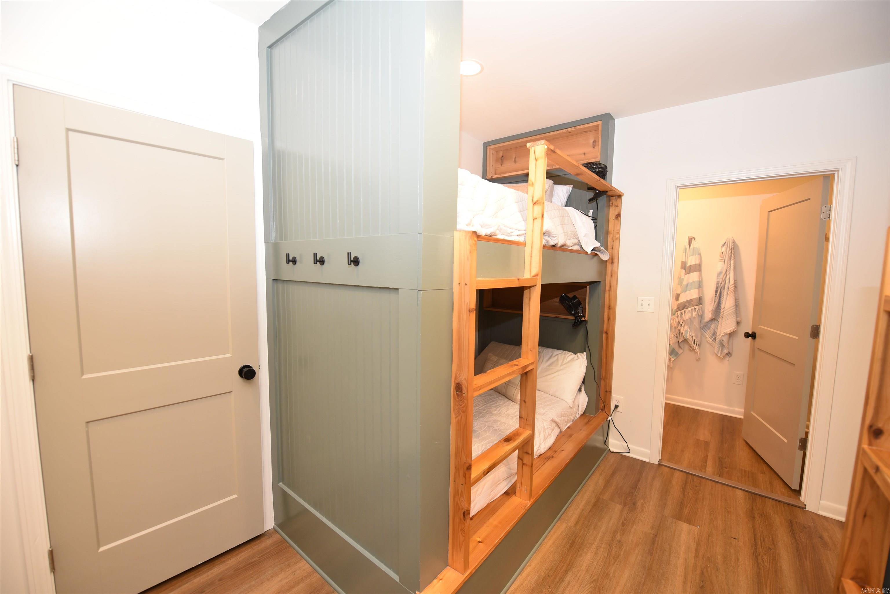 HAMILTON HILLS - Residential