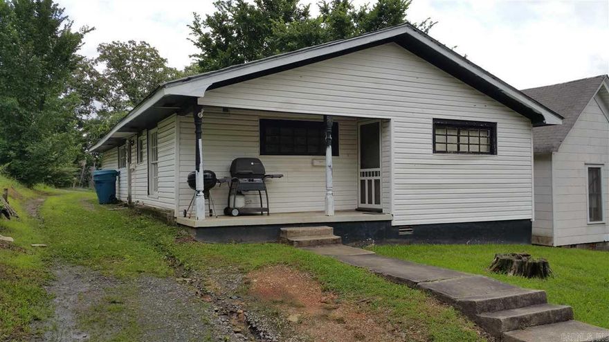 Cute 1 bedroom, 1 bath close to UAMS, downtown and the interstate.