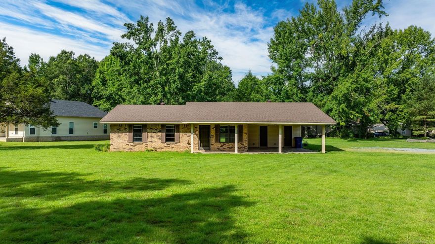 Welcome to this charming home located in the heart of Greenbrier.  It features new luxury vinyl plank flooring, new paint and several other updates.  The open kitchen/dining offers the perfect space for gatherings and is ready for you.  If you are looking for a great home for a great price or even an investment, then this is for you.  Schedule your private showing today. We added a little digital flair - this home is virtually staged to help you picture the possibilities!