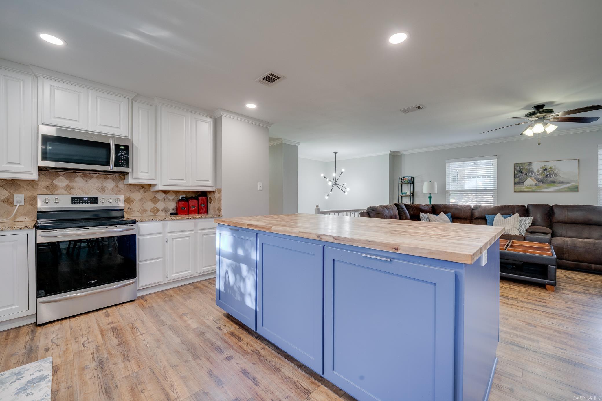 INDIAN HILLS - Residential