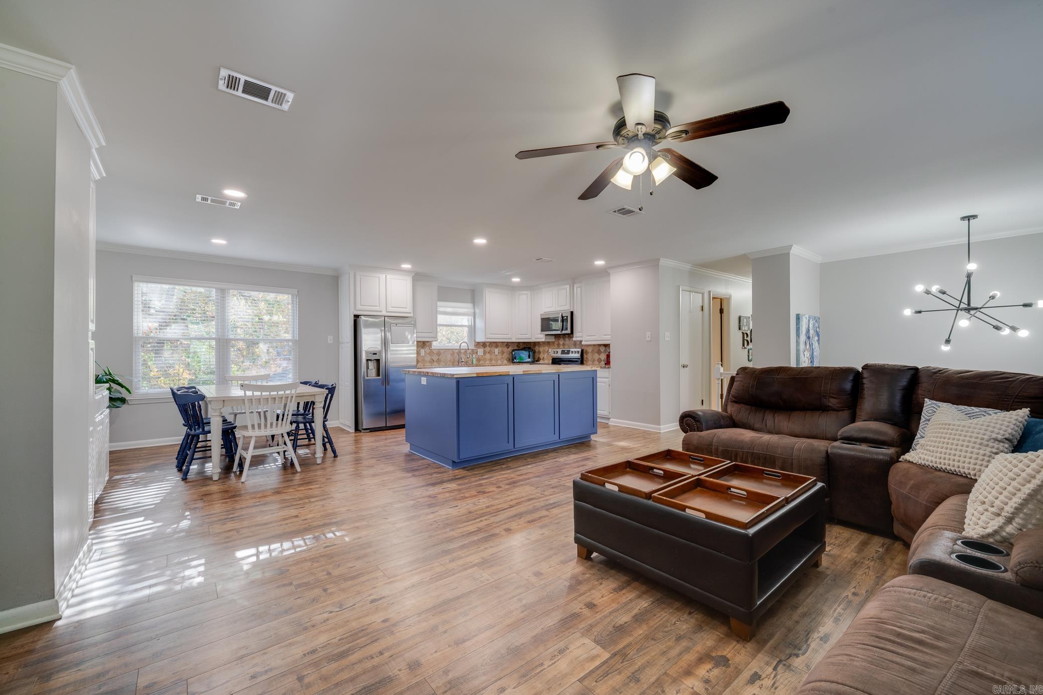 INDIAN HILLS - Residential