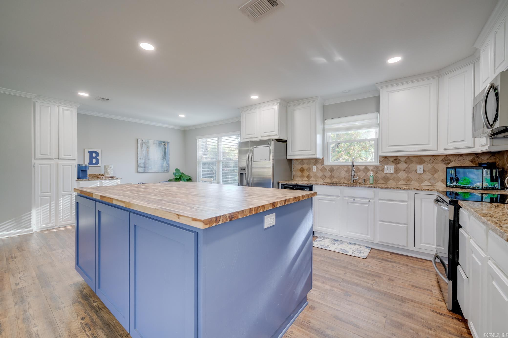 INDIAN HILLS - Residential