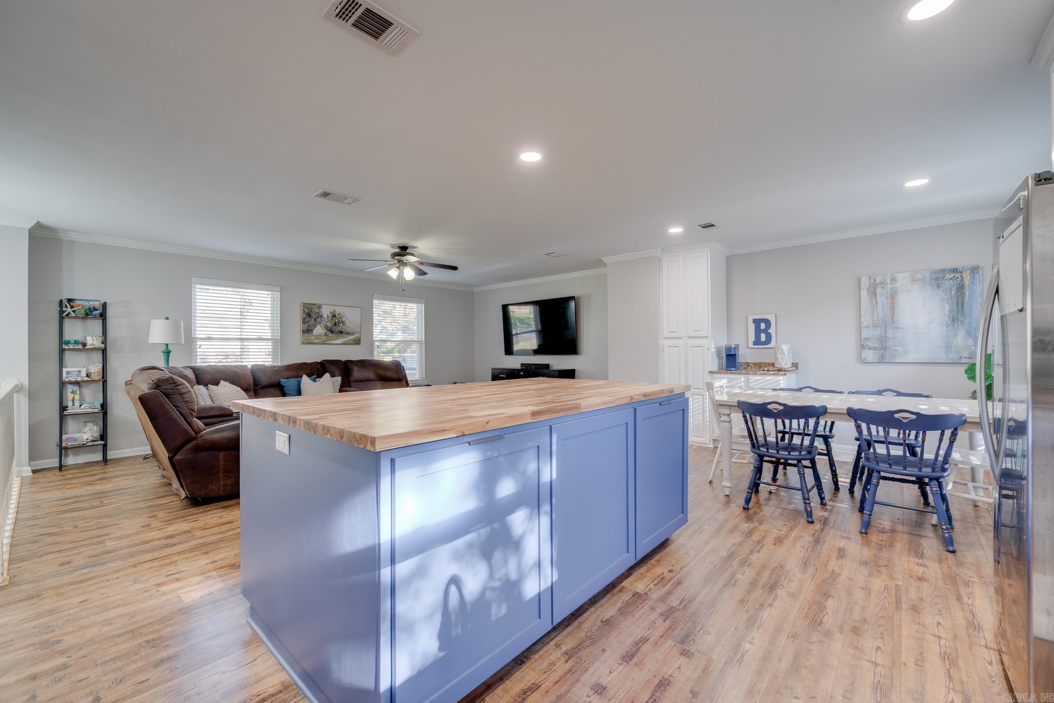 INDIAN HILLS - Residential