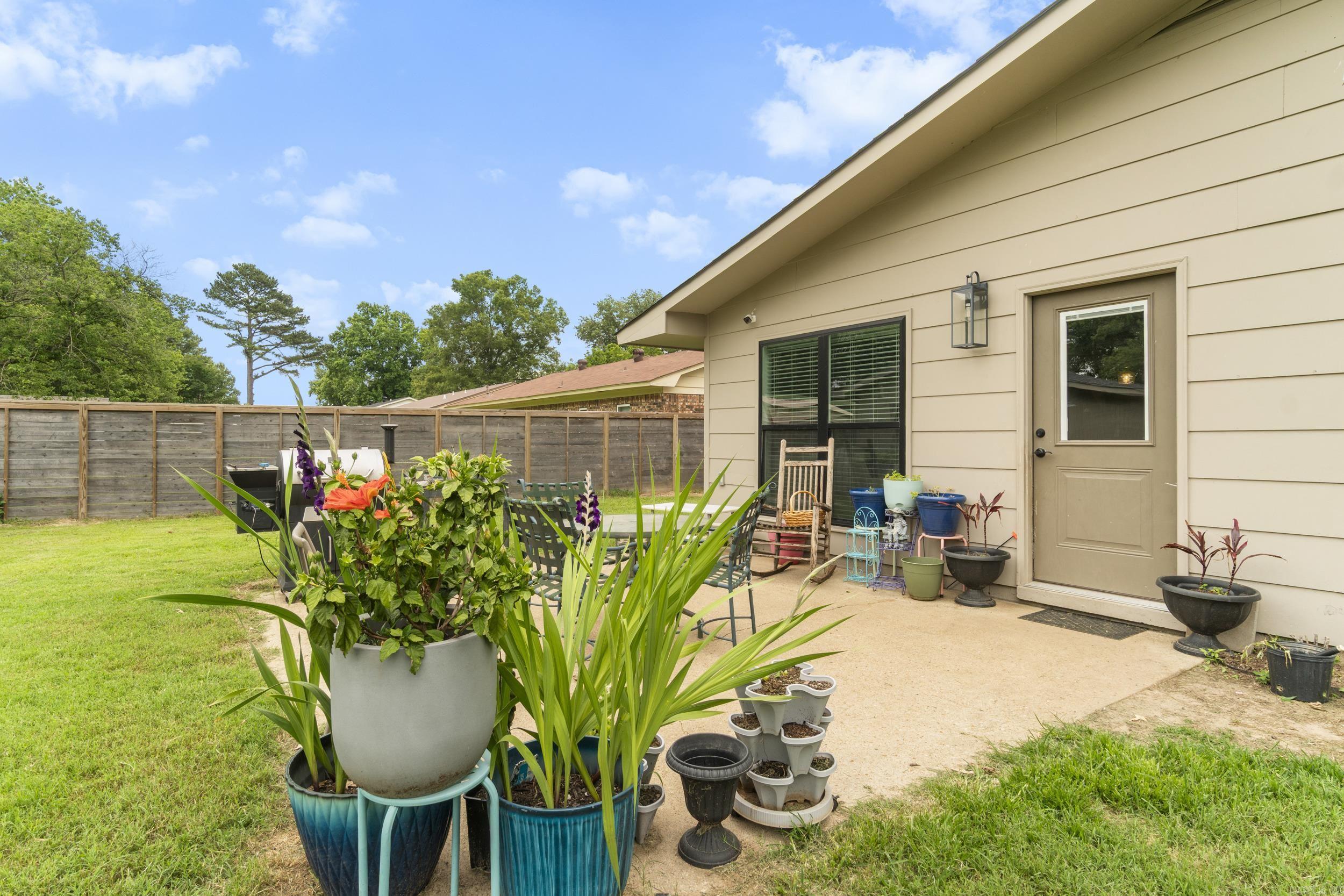 SAN MANTEO VILLAGE - Residential