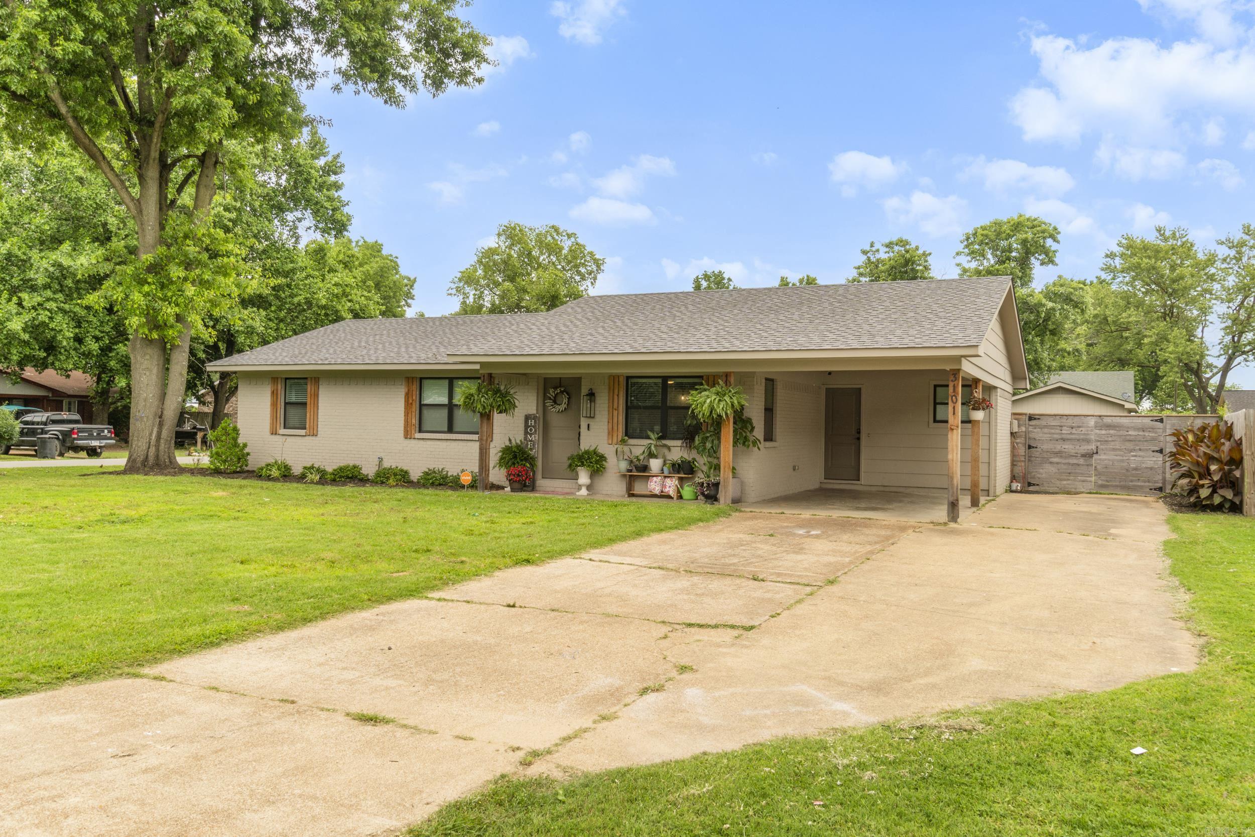 SAN MANTEO VILLAGE - Residential