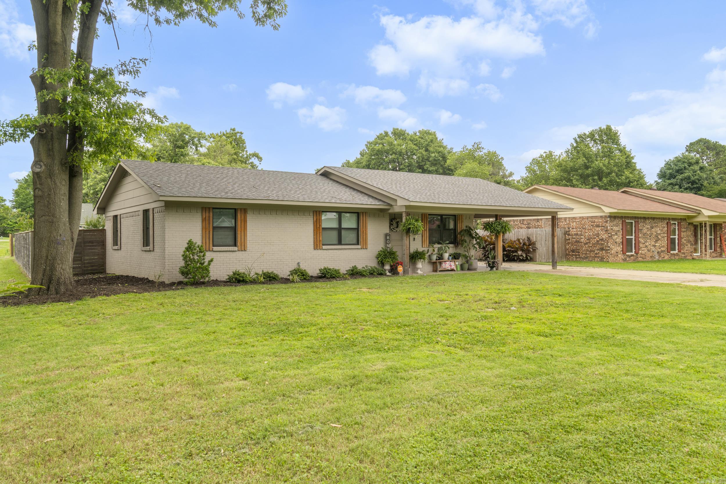 SAN MANTEO VILLAGE - Residential