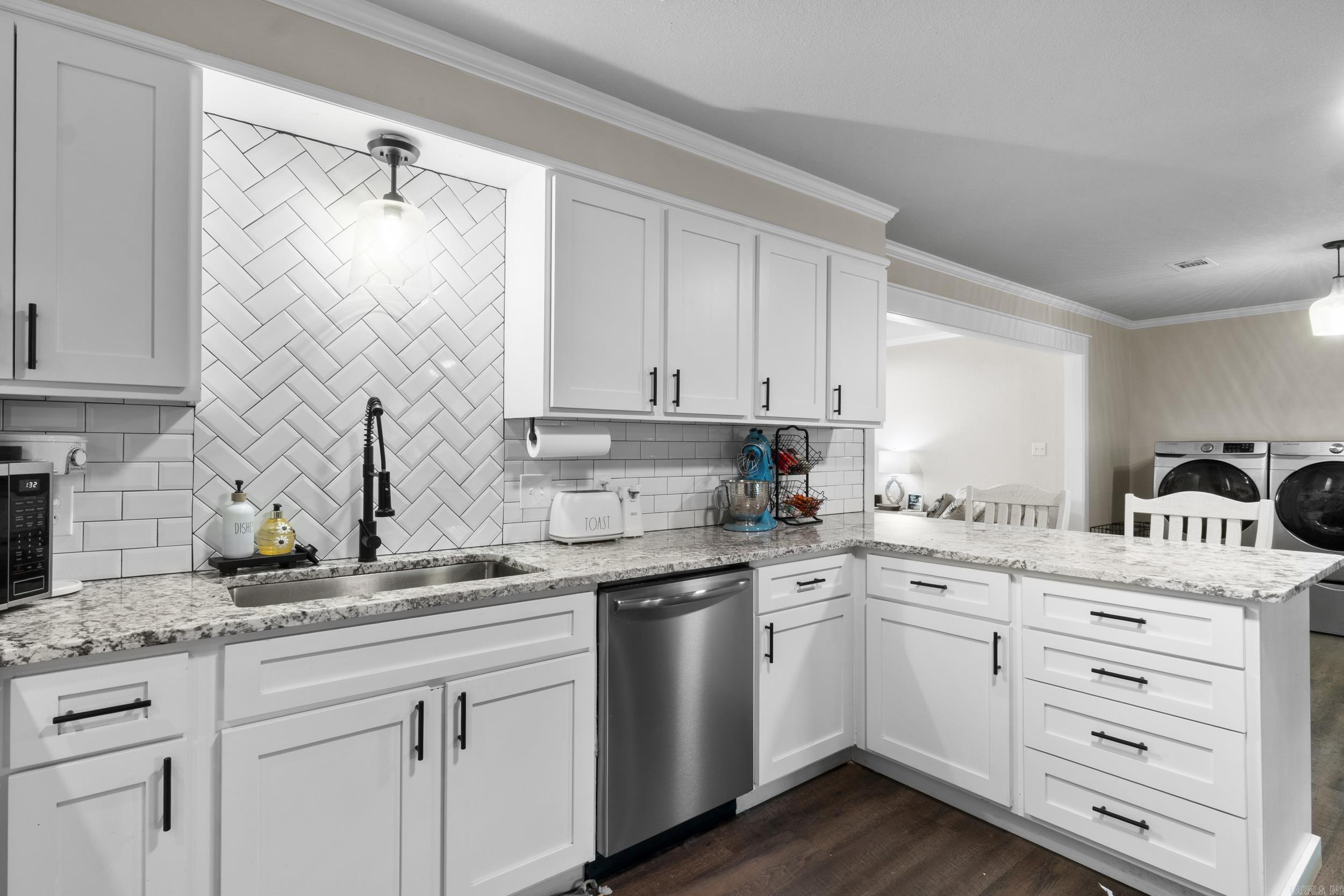 SAN MANTEO VILLAGE - Residential
