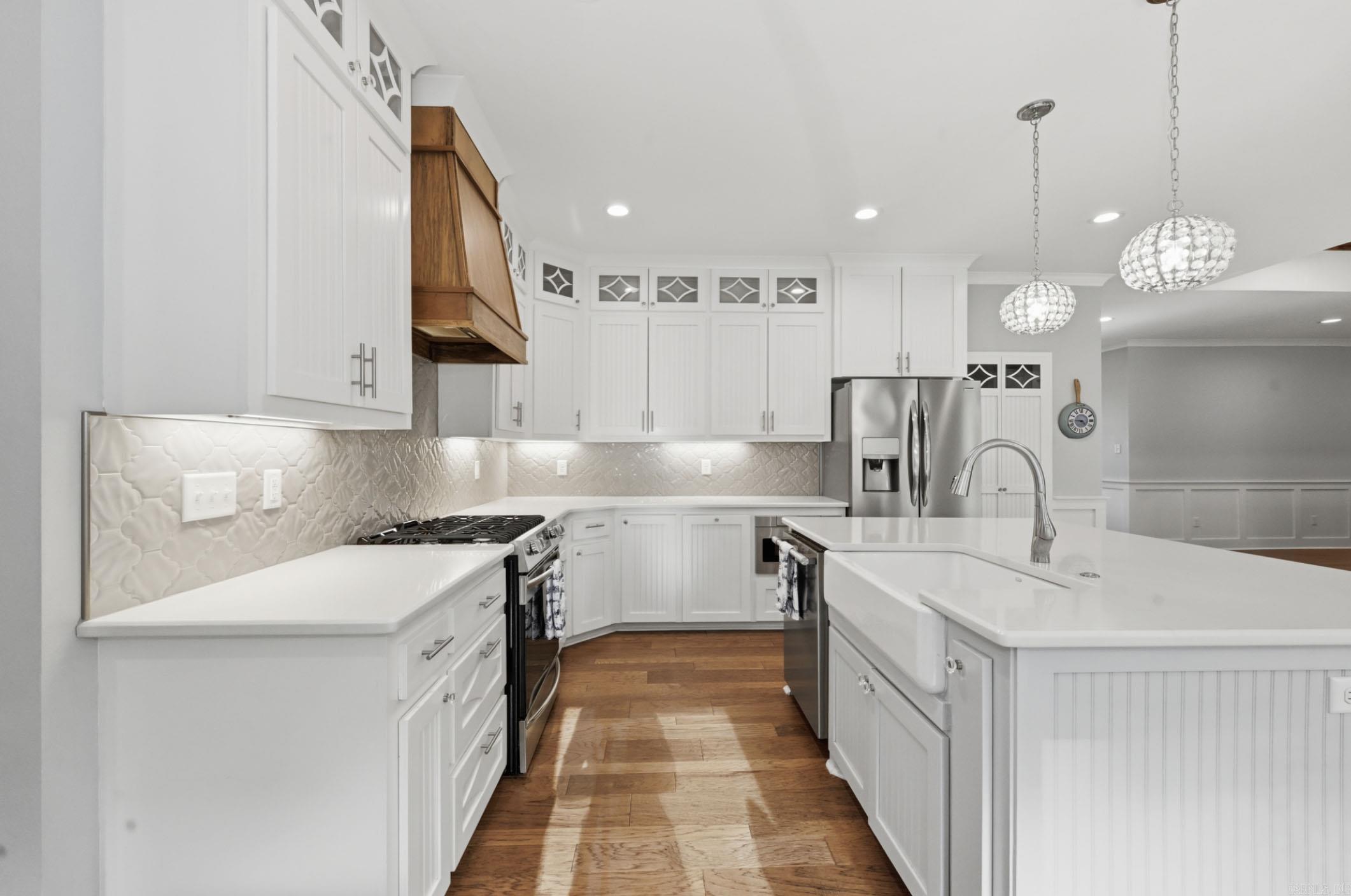 COOL VALLEY - Residential