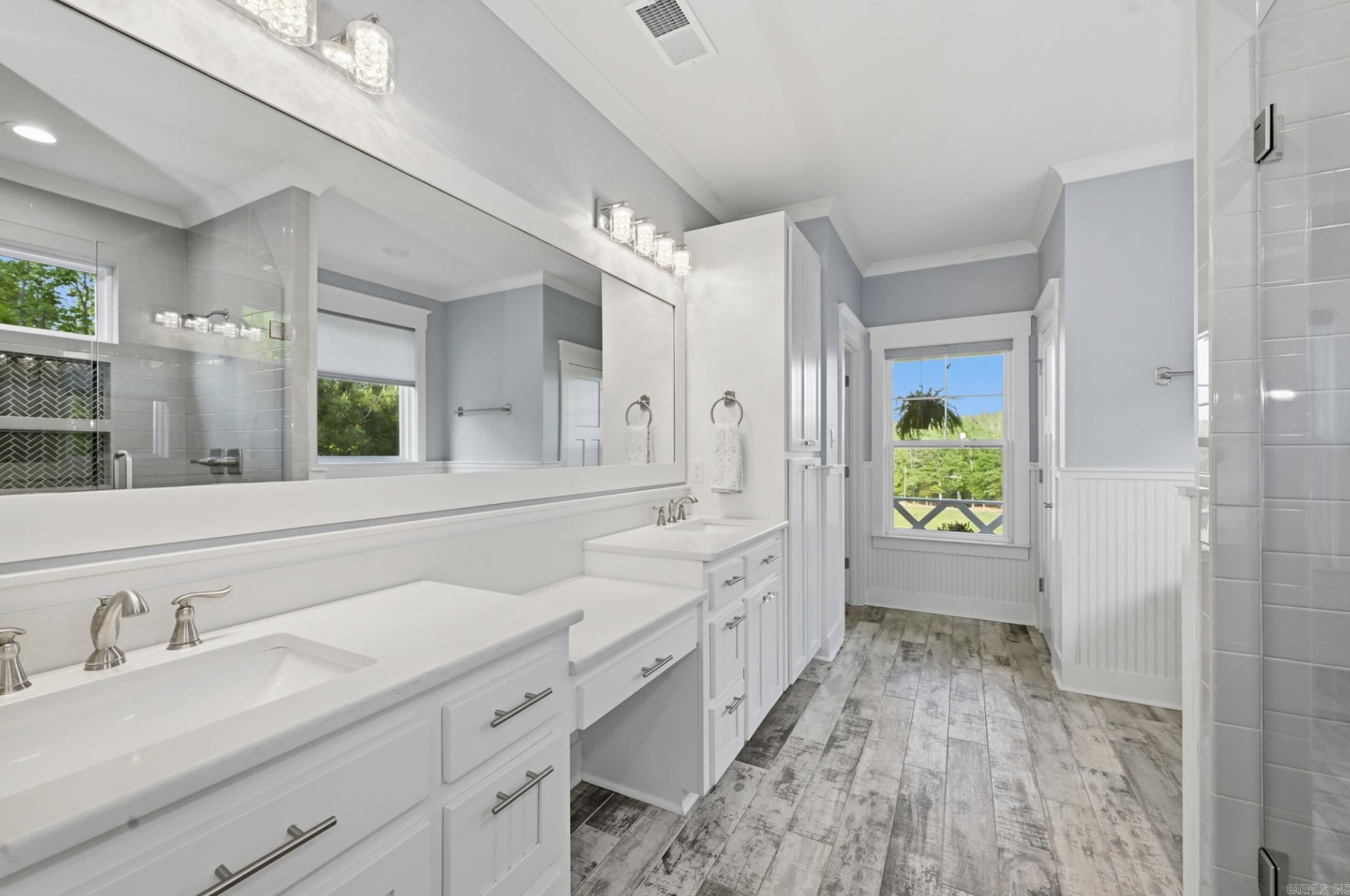 COOL VALLEY - Residential