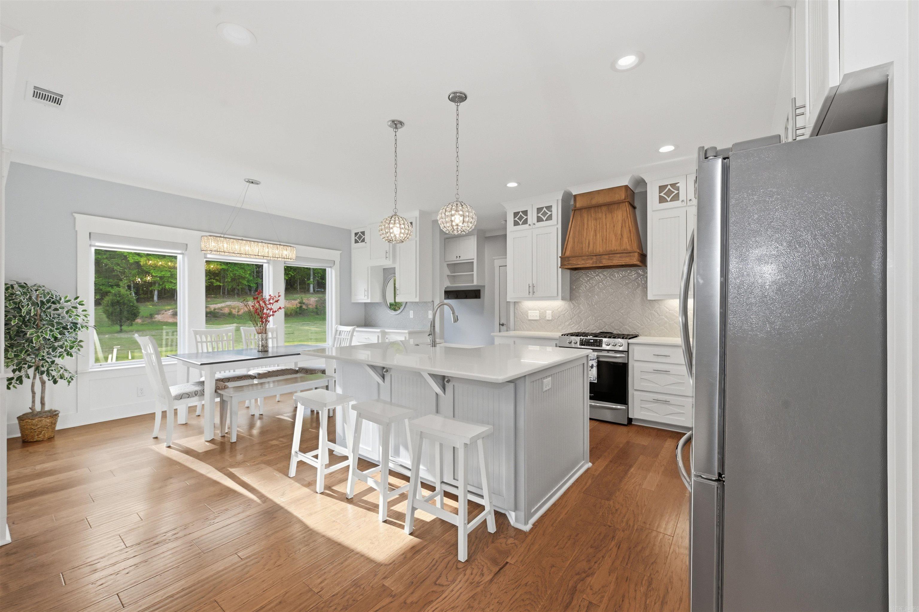 COOL VALLEY - Residential