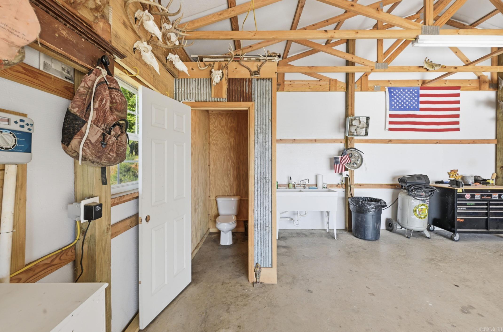 COOL VALLEY - Residential