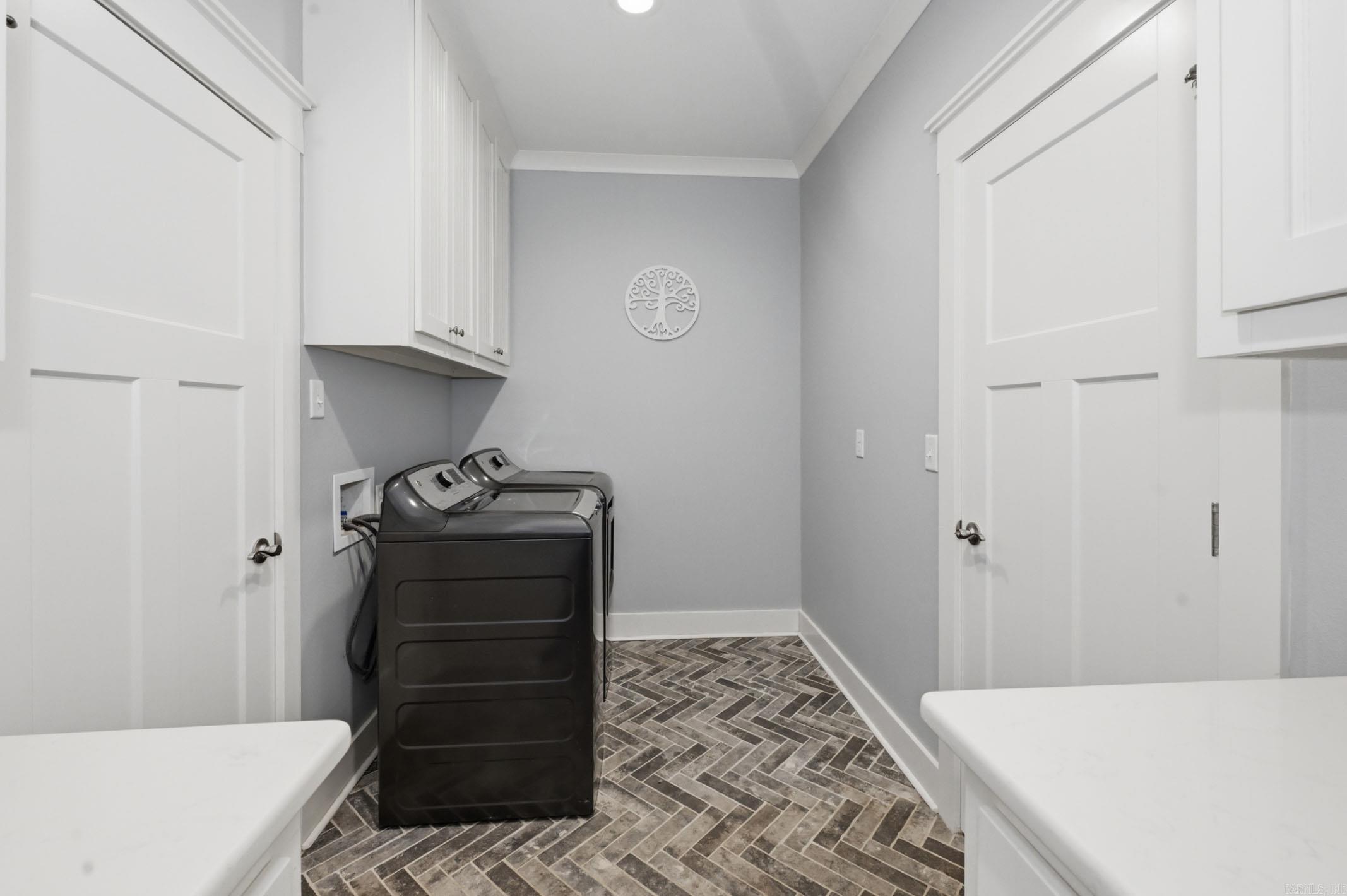 COOL VALLEY - Residential