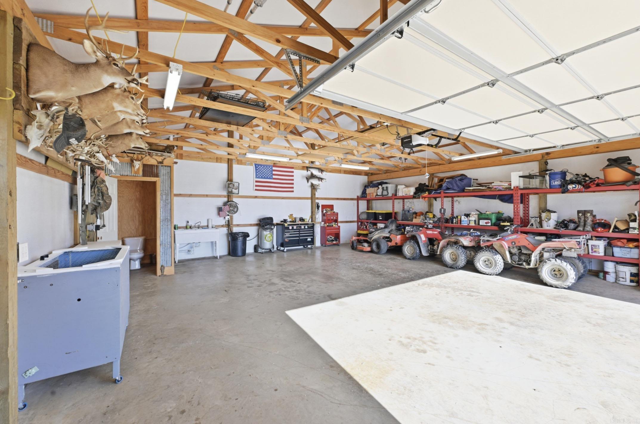 COOL VALLEY - Residential