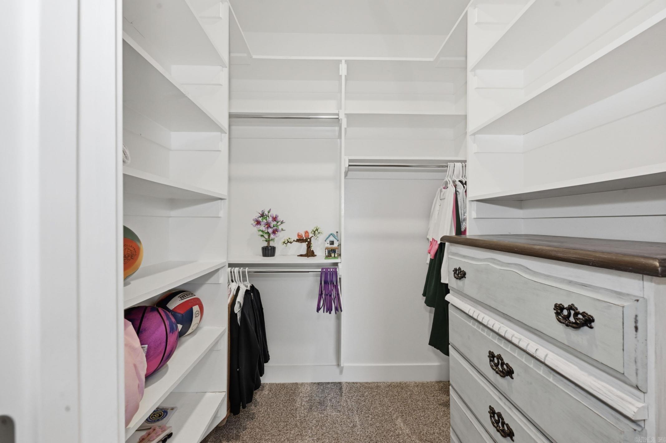 COOL VALLEY - Residential