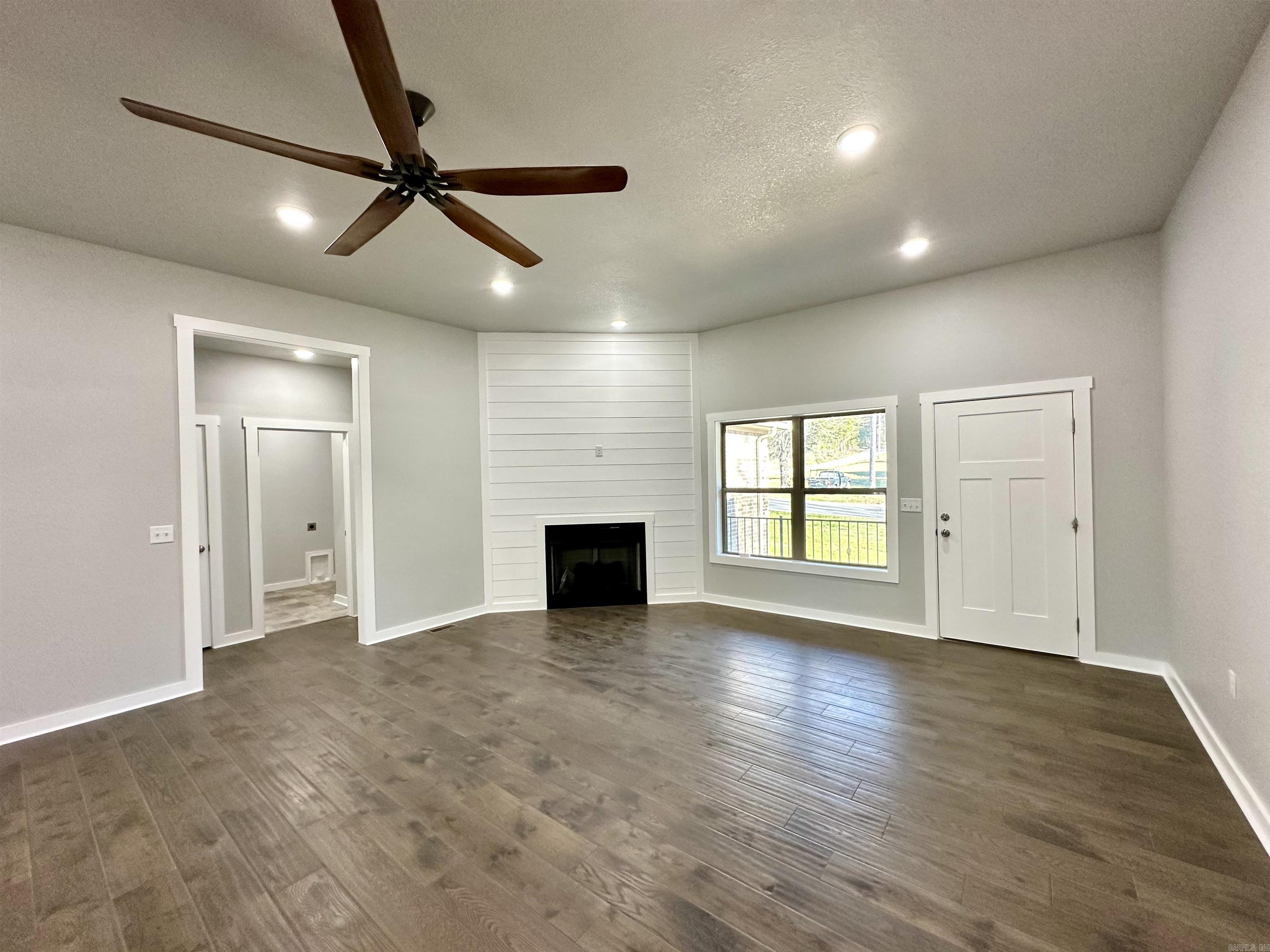 ASHLEY WOODS - Residential