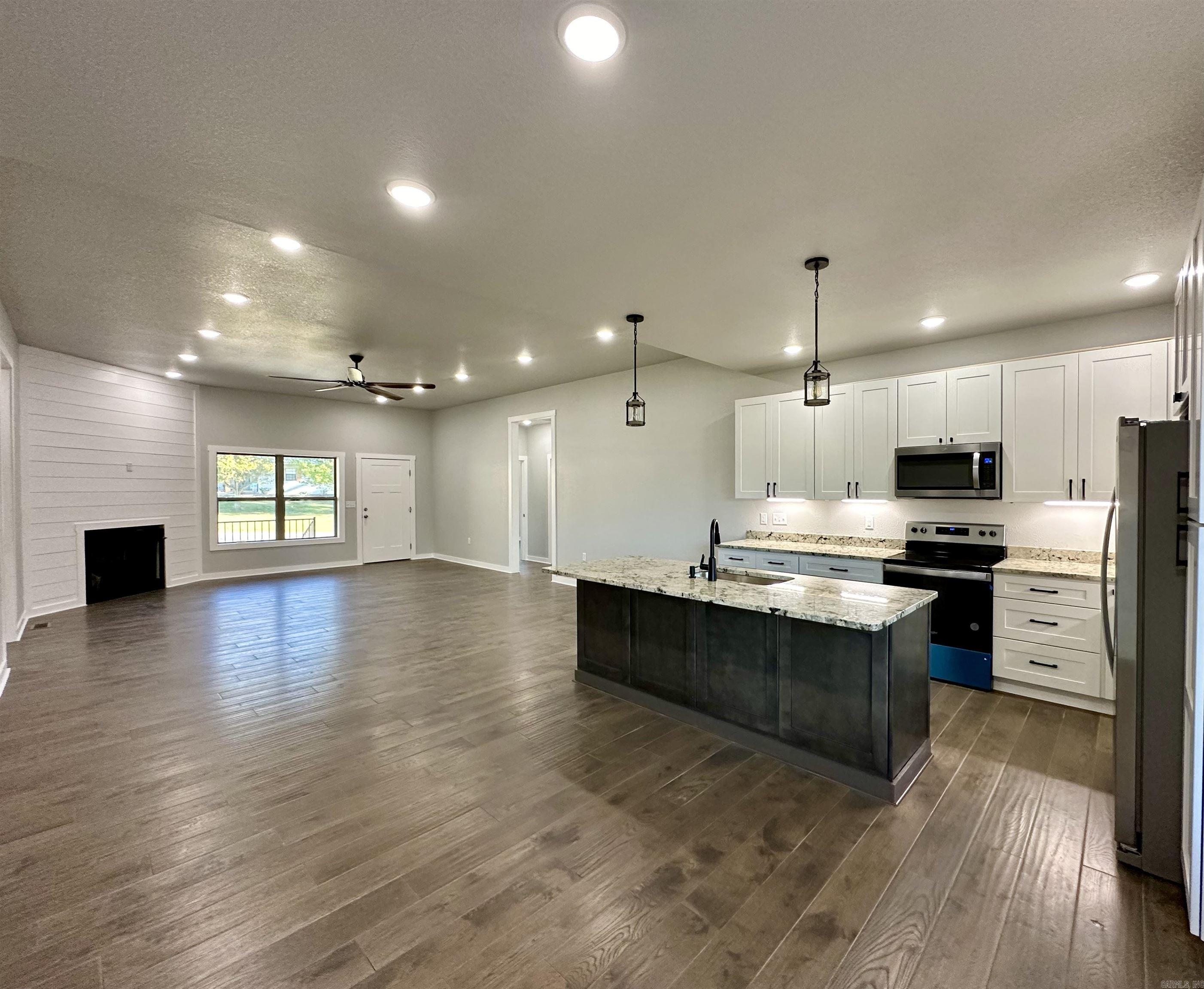 ASHLEY WOODS - Residential