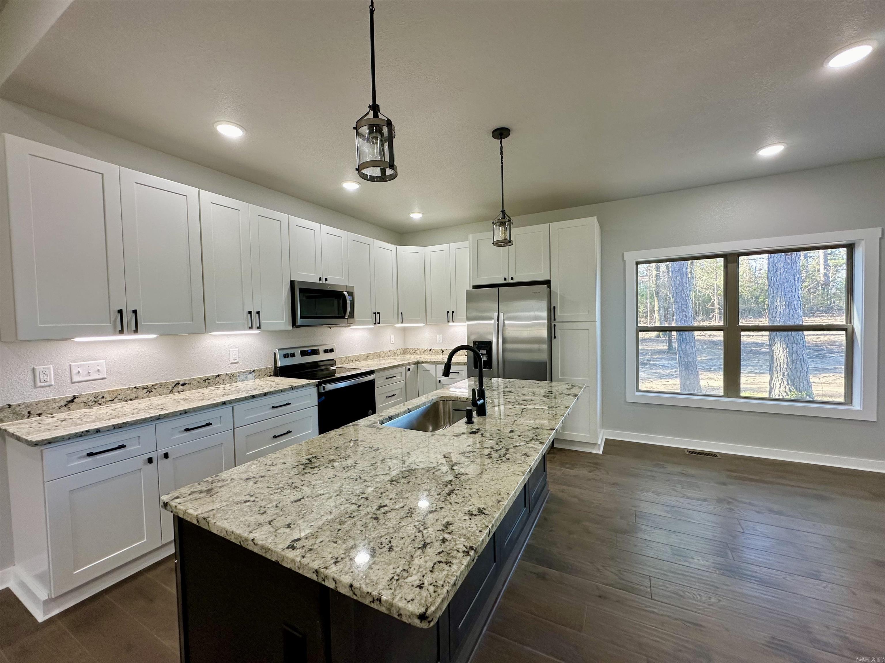 ASHLEY WOODS - Residential