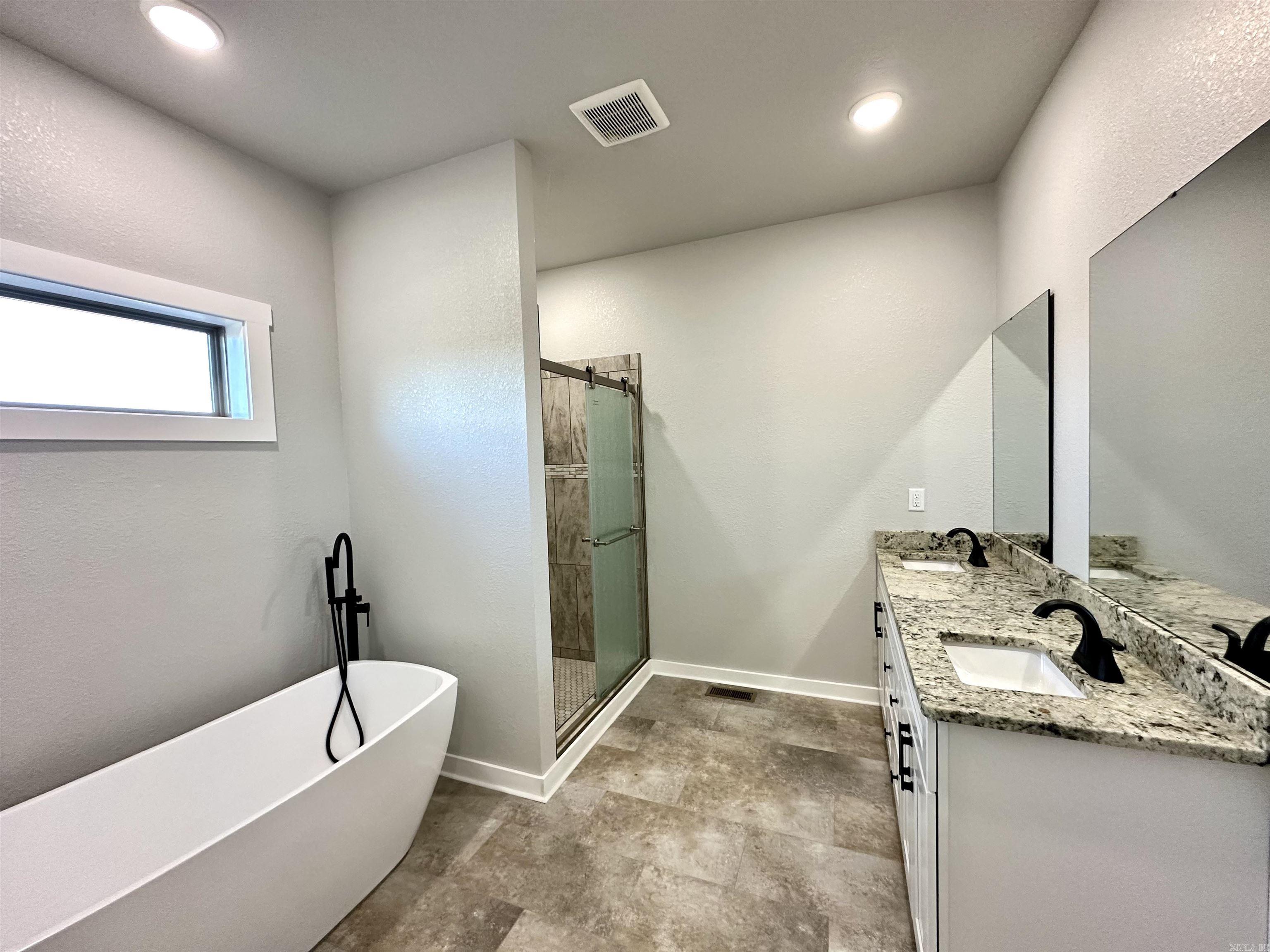 ASHLEY WOODS - Residential