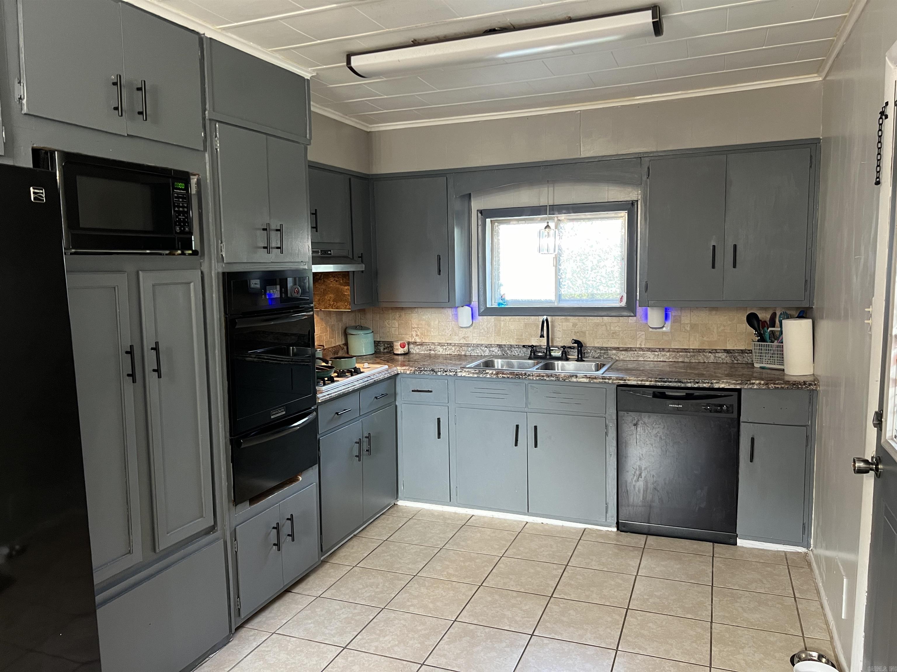 MCNEW RLTY CO ADD - Residential