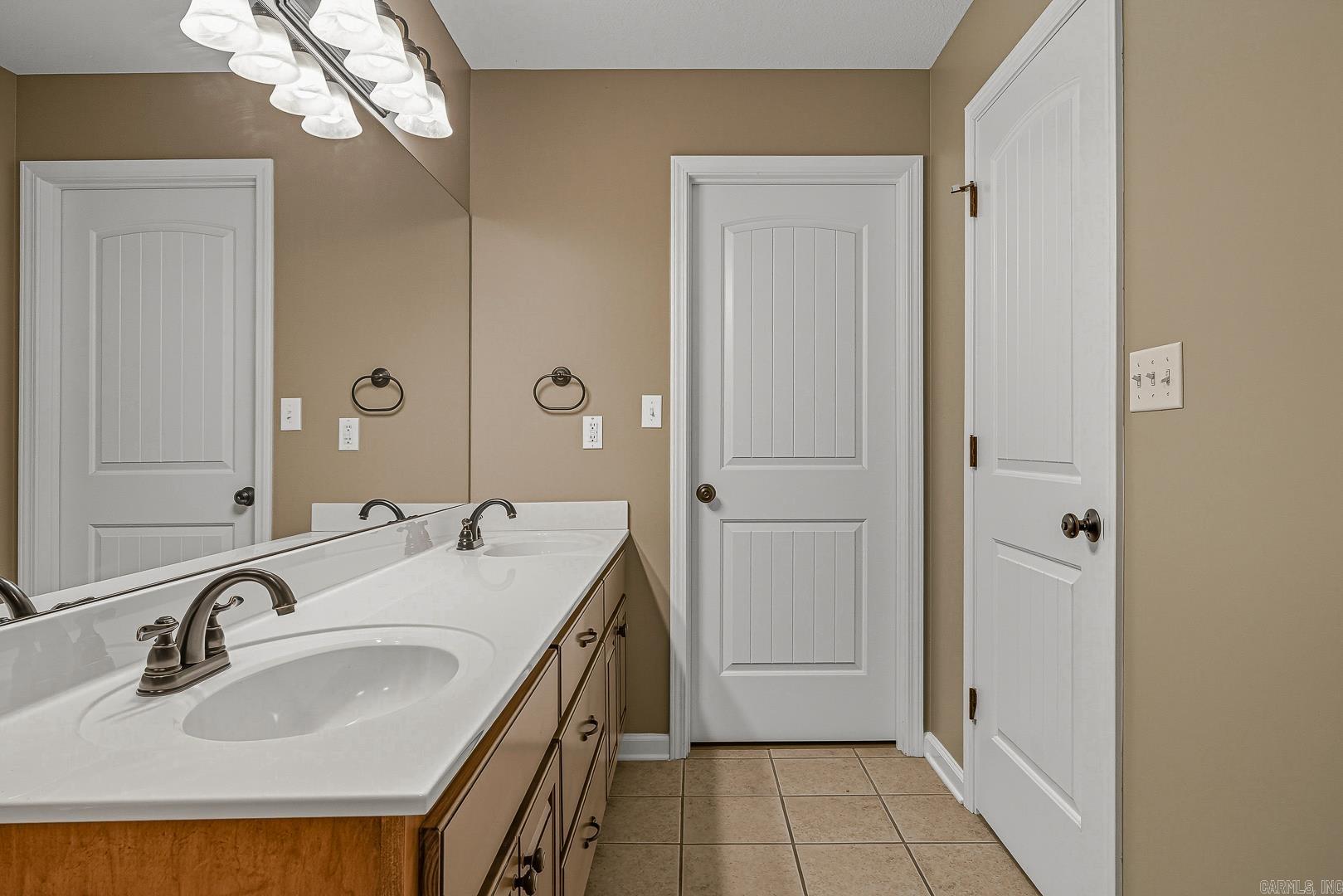 CARRIAGE HILL - Residential