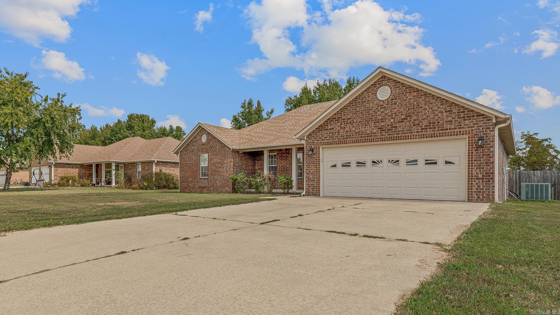 CARRIAGE HILL - Residential