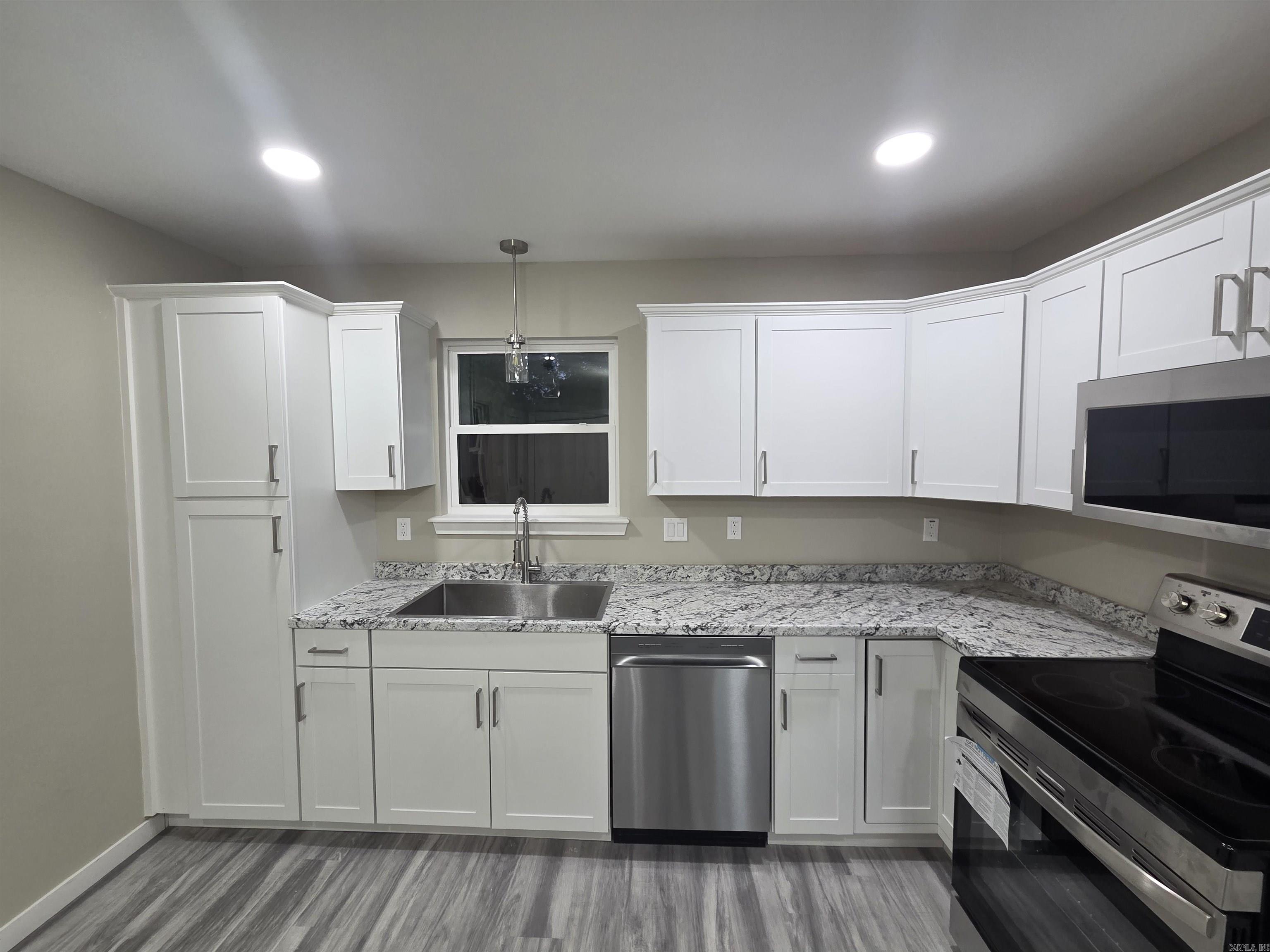 THOMAS - Residential