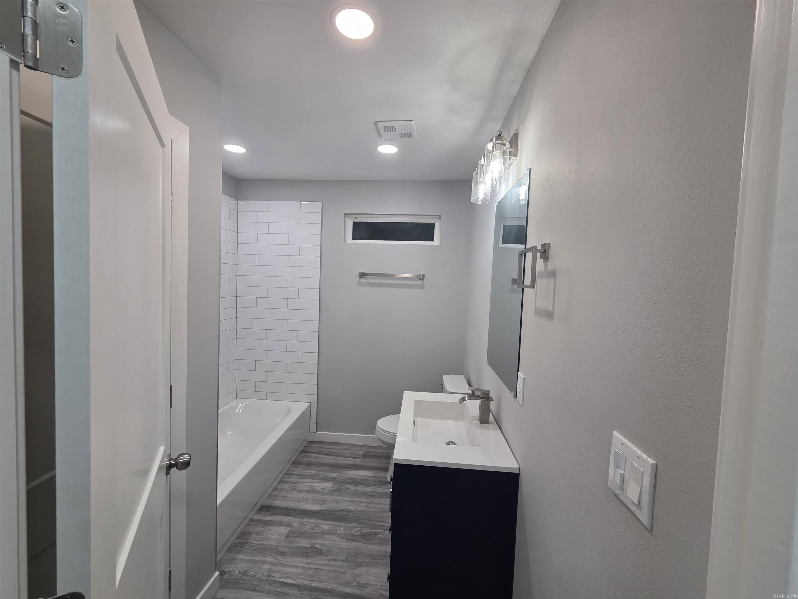 THOMAS - Residential