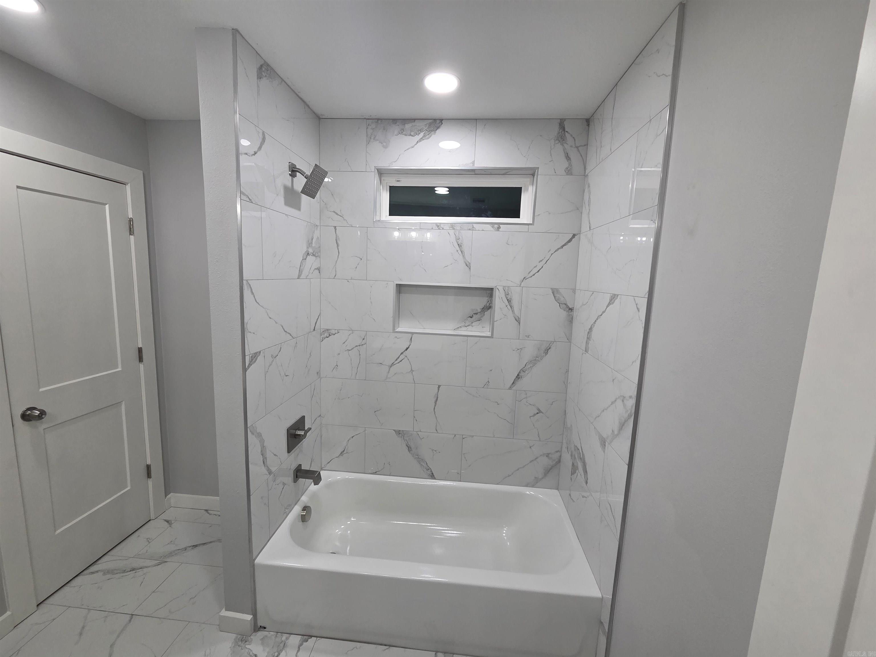 THOMAS - Residential