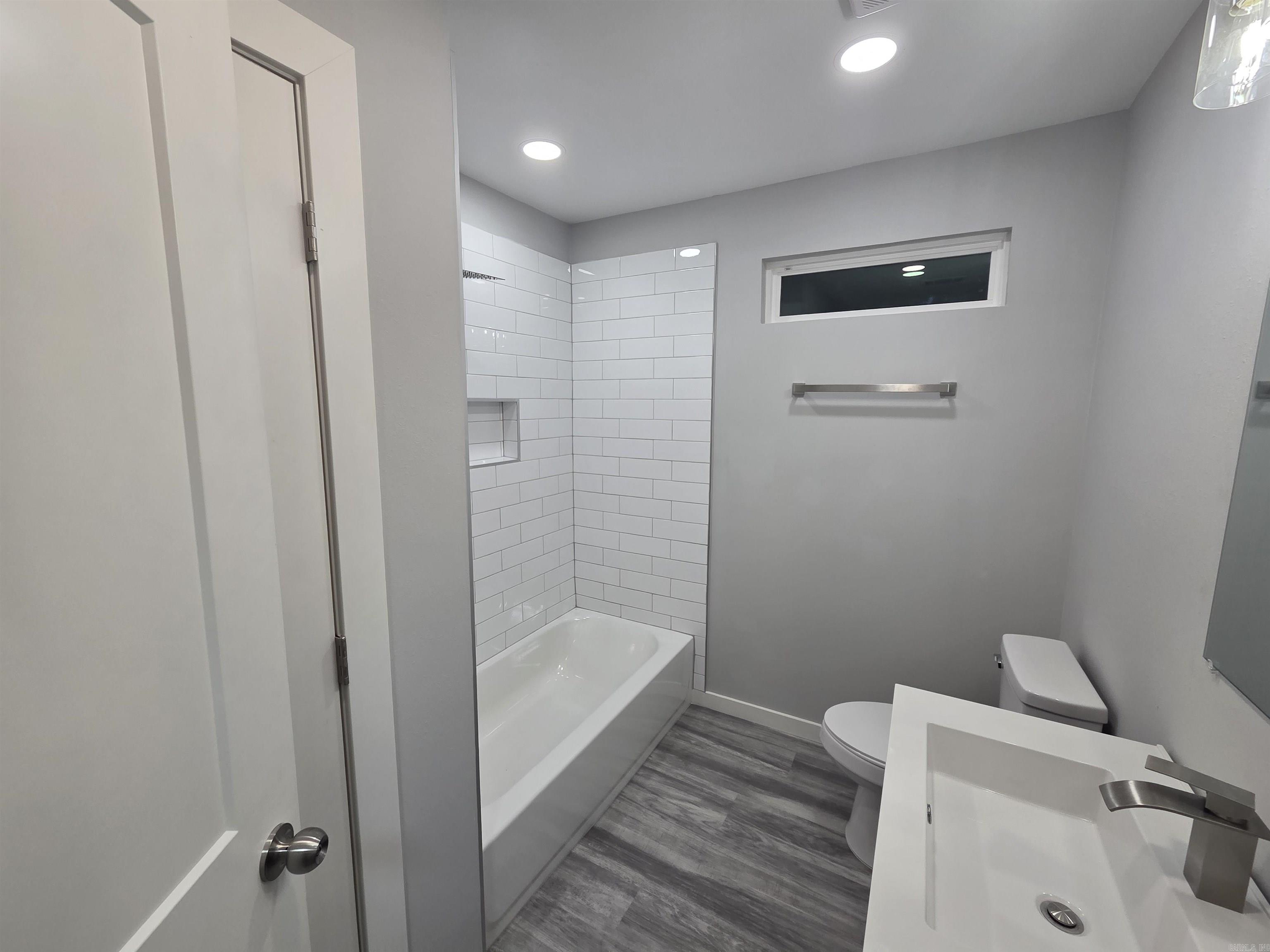 THOMAS - Residential